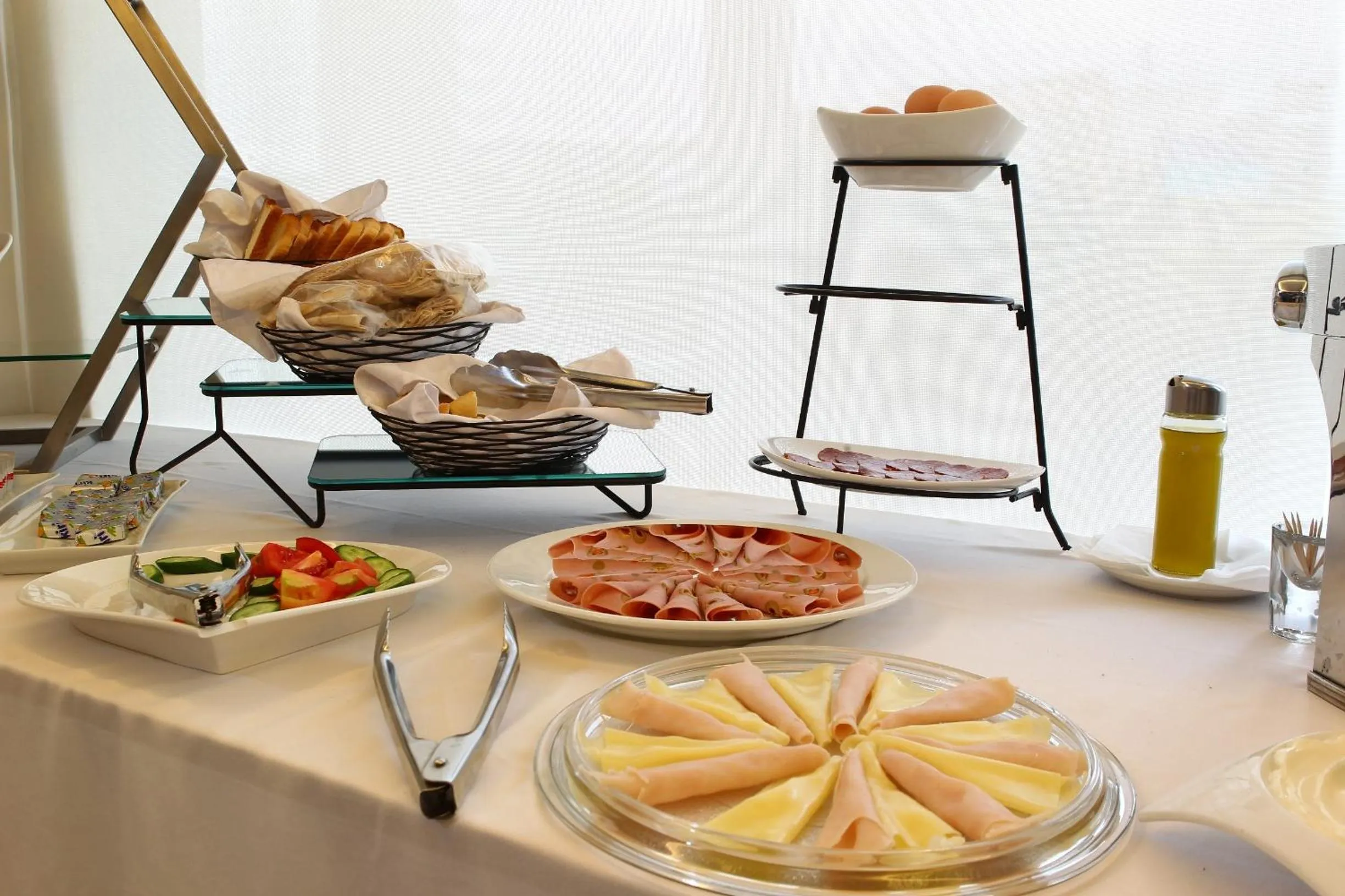 Food in Monoberge Hotel