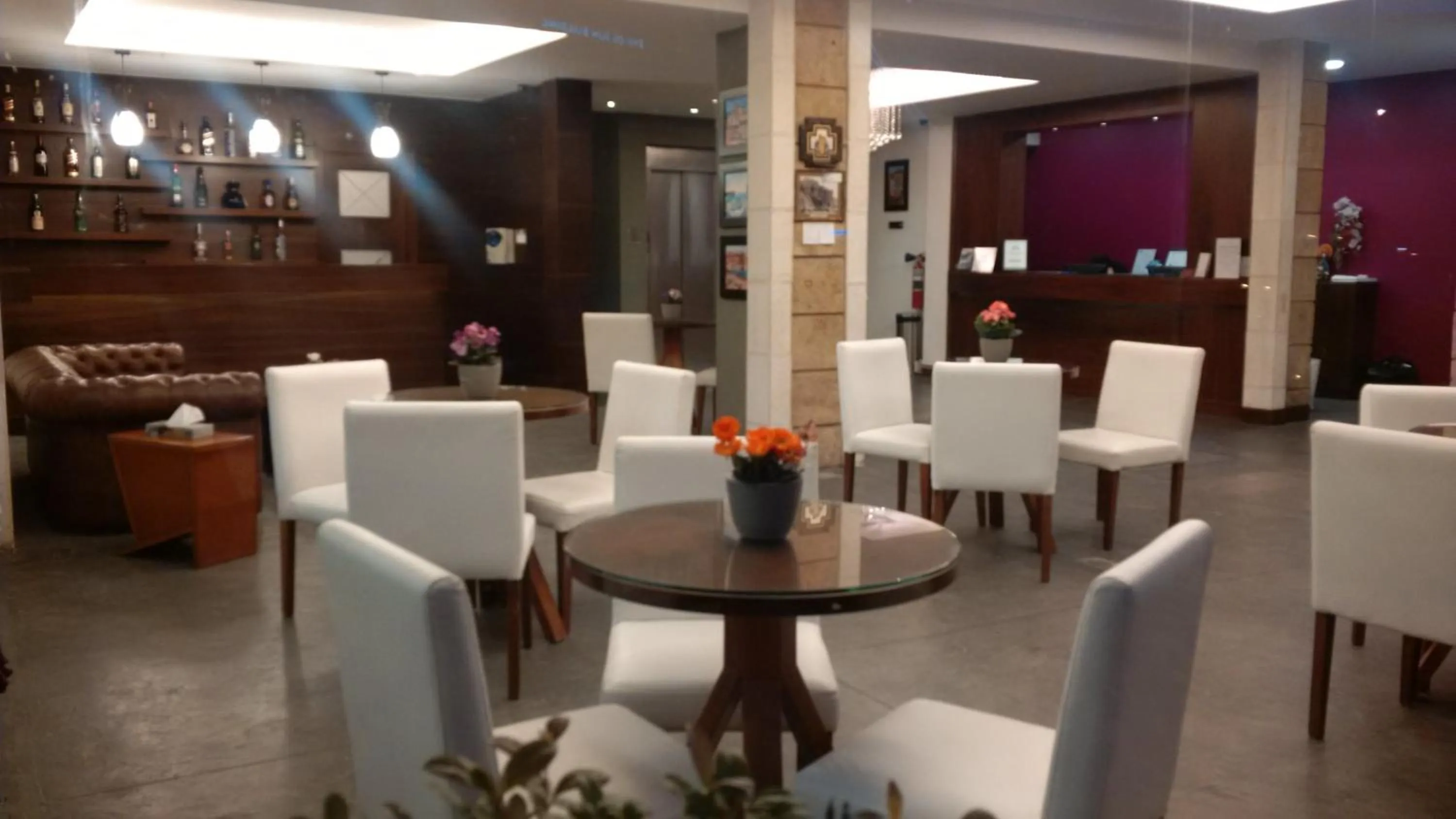 Restaurant/places to eat in Monoberge Hotel