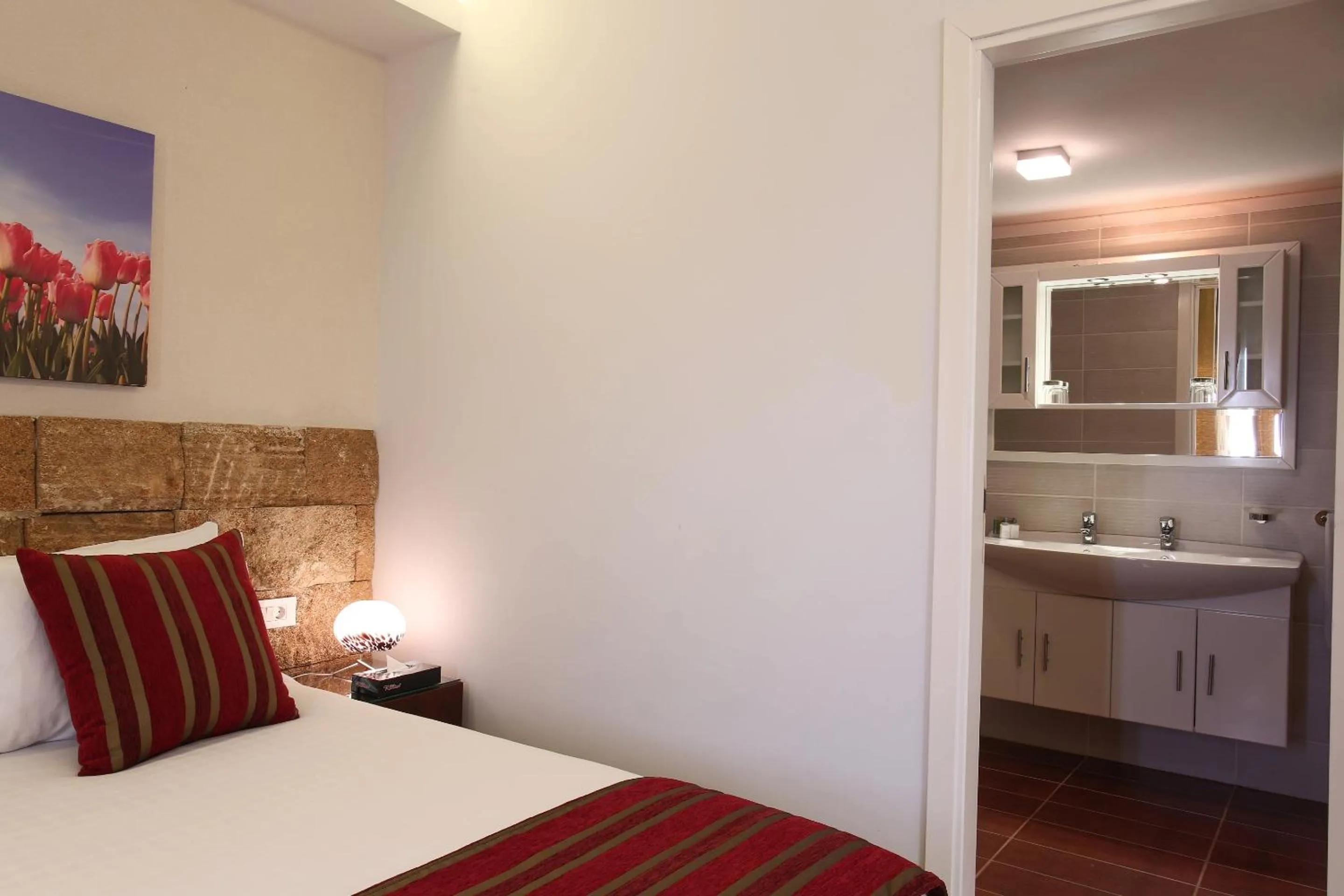 Bed in Monoberge Hotel