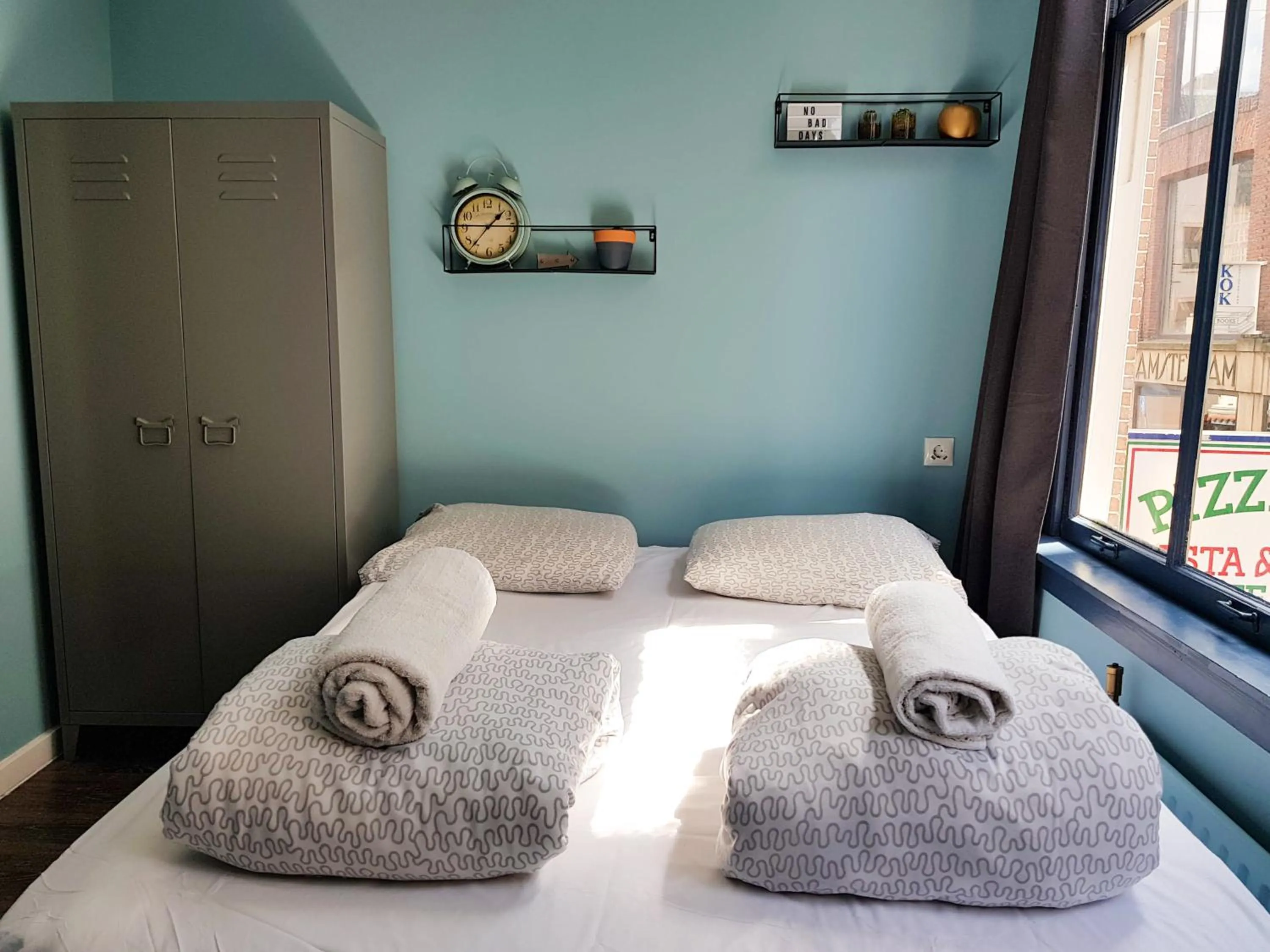 Bed in Urban Vibes Guesthouse