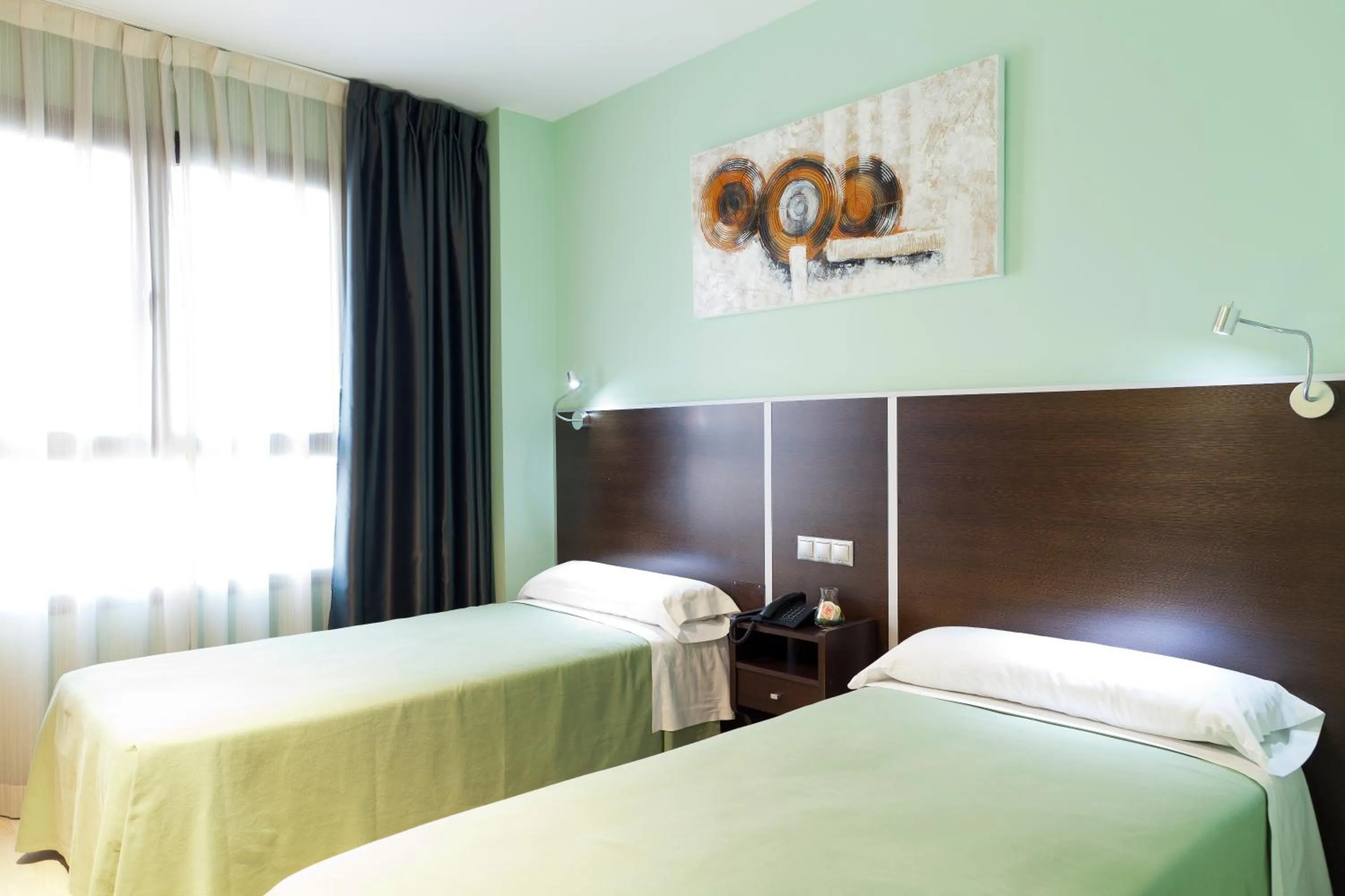 Photo of the whole room, Bed in Hostal Avenida Barajas