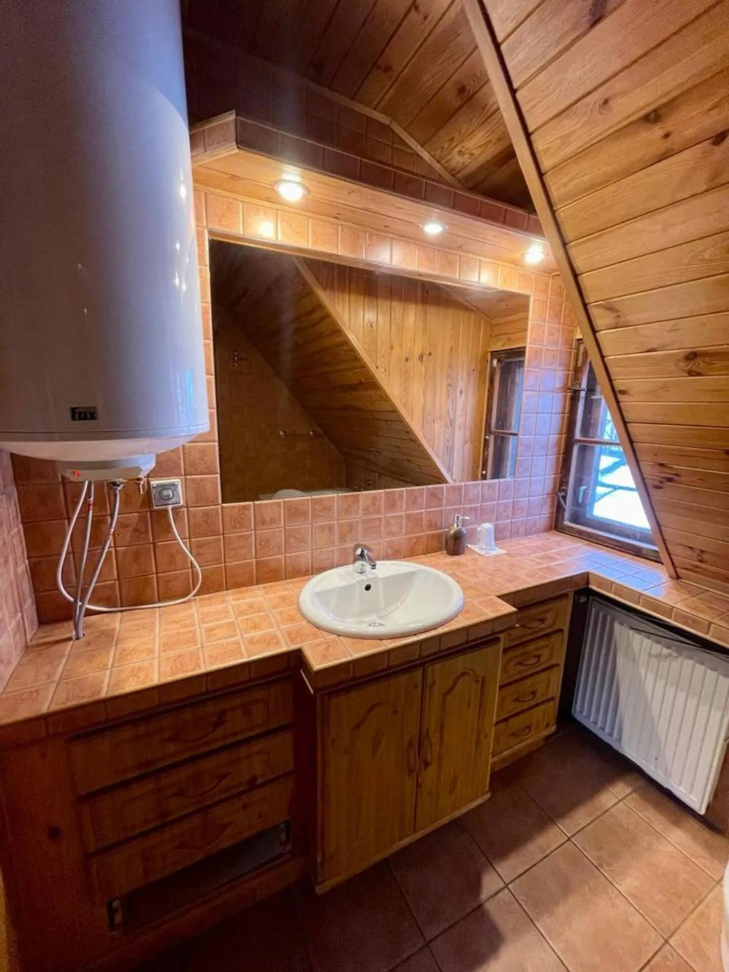 Bathroom in Tarasy Wang