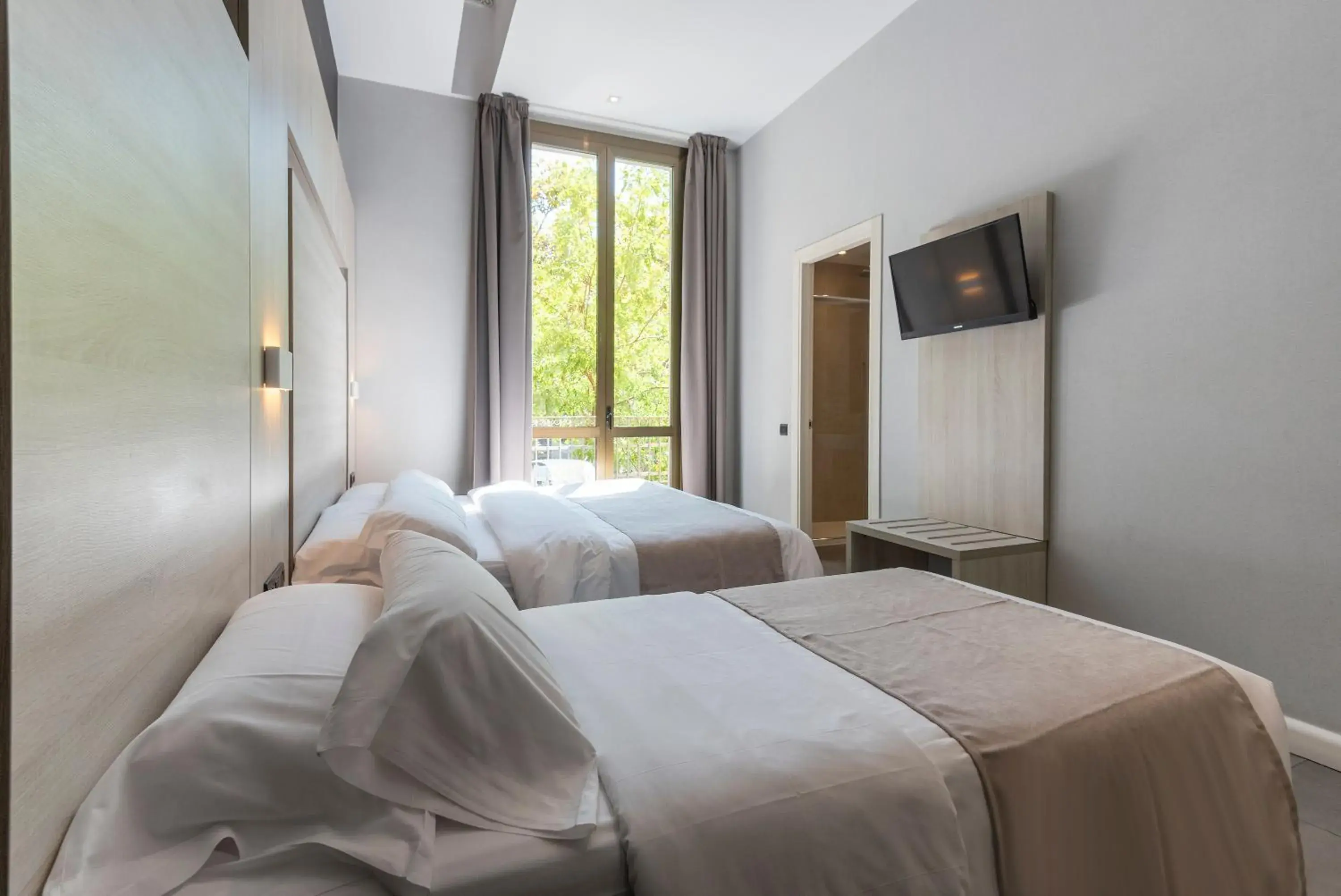 Balcony/Terrace, Bed in Plaza Goya Rooms Balcony/Terrace, Bed in Plaza Goya Rooms