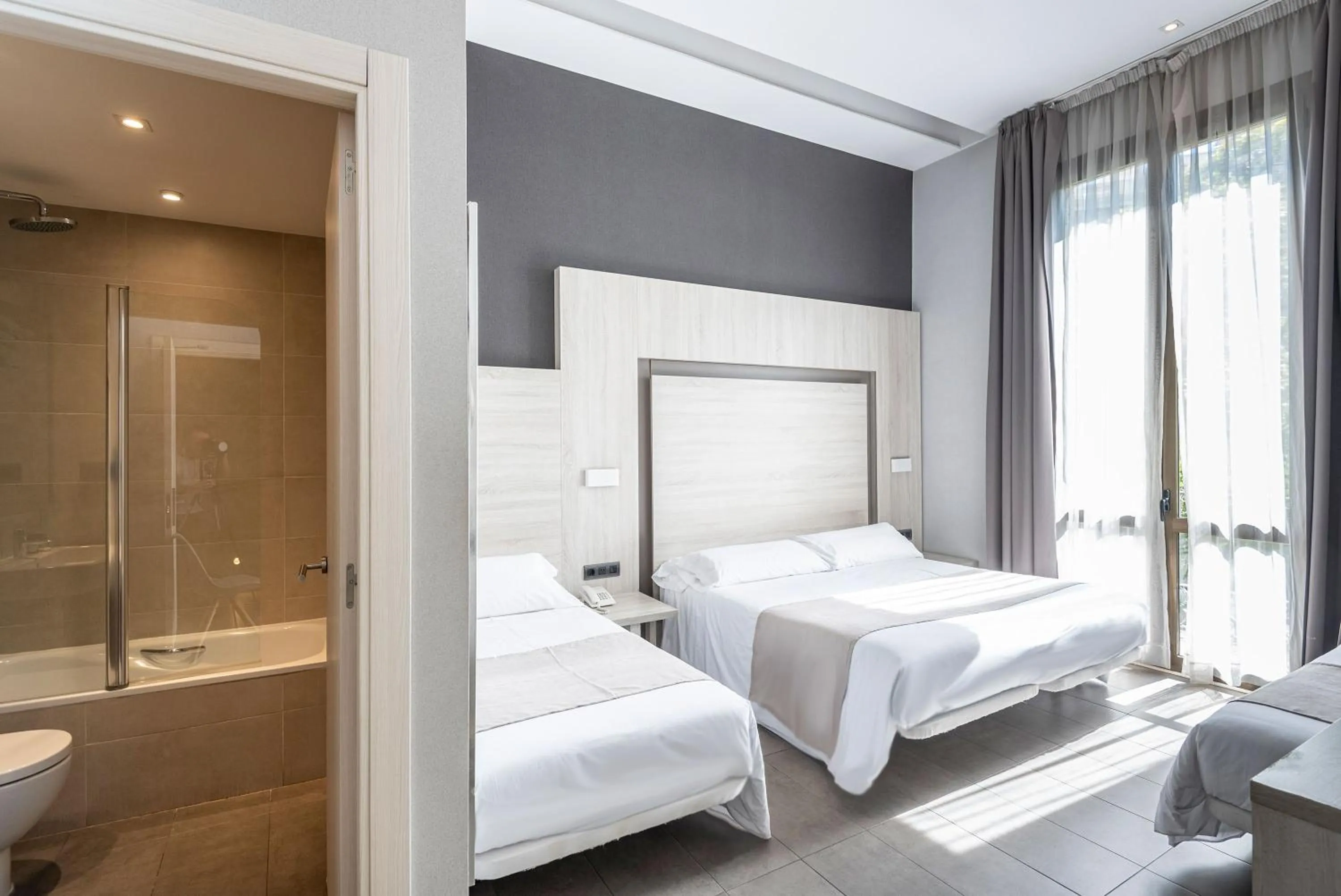 Photo of the whole room, Bed in Plaza Goya Rooms