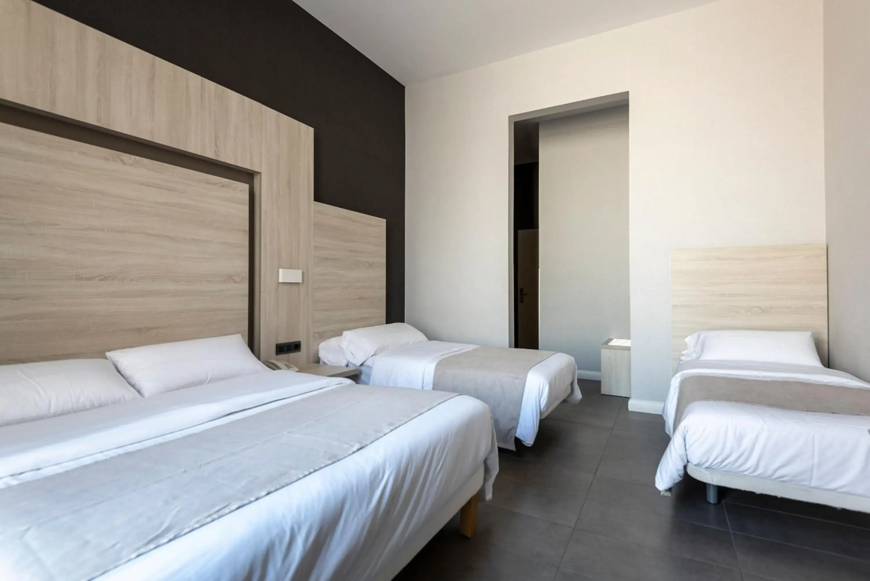 Inner courtyard view, Bed in Plaza Goya Rooms Inner courtyard view, Bed in Plaza Goya Rooms