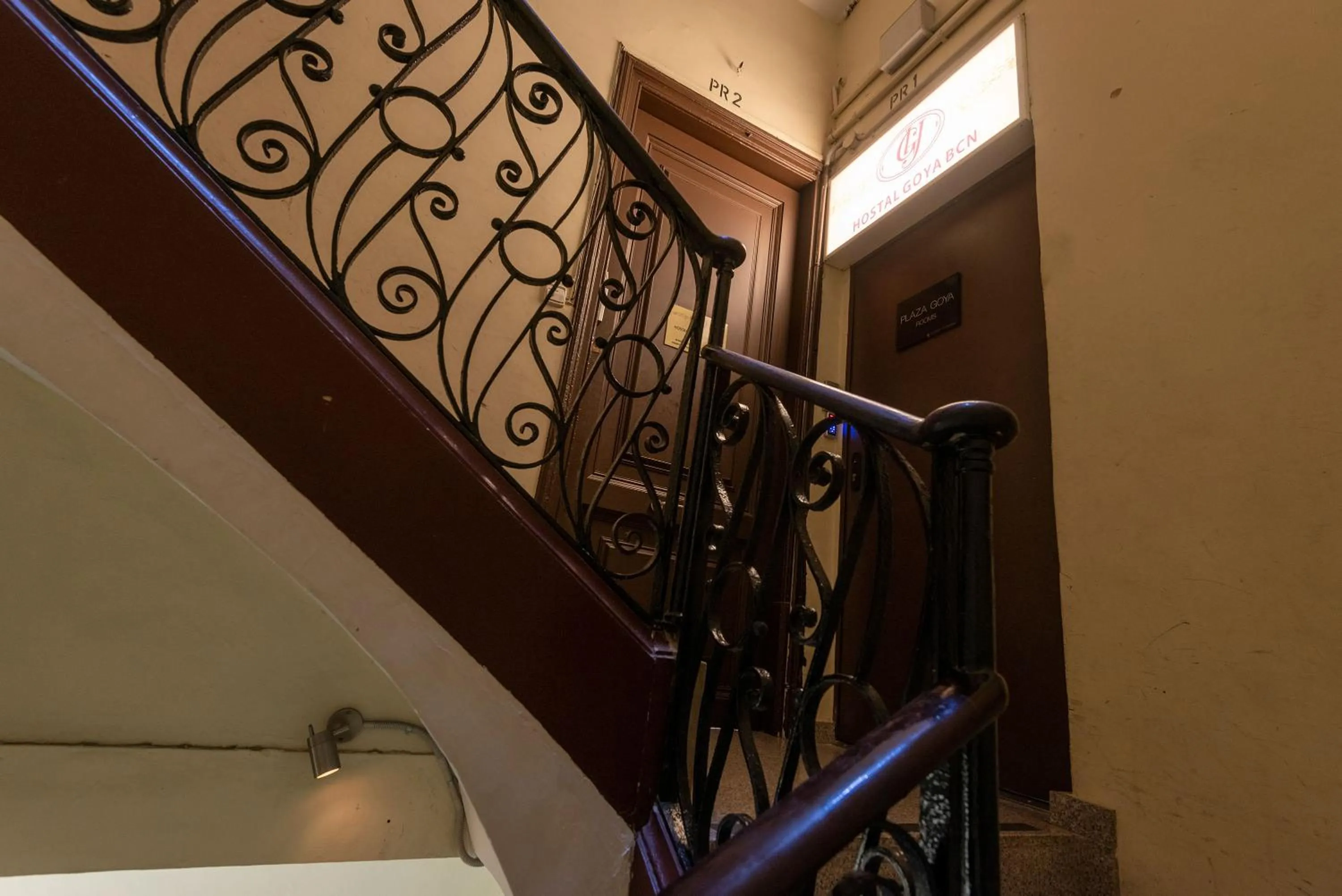 Area and facilities in Plaza Goya Rooms