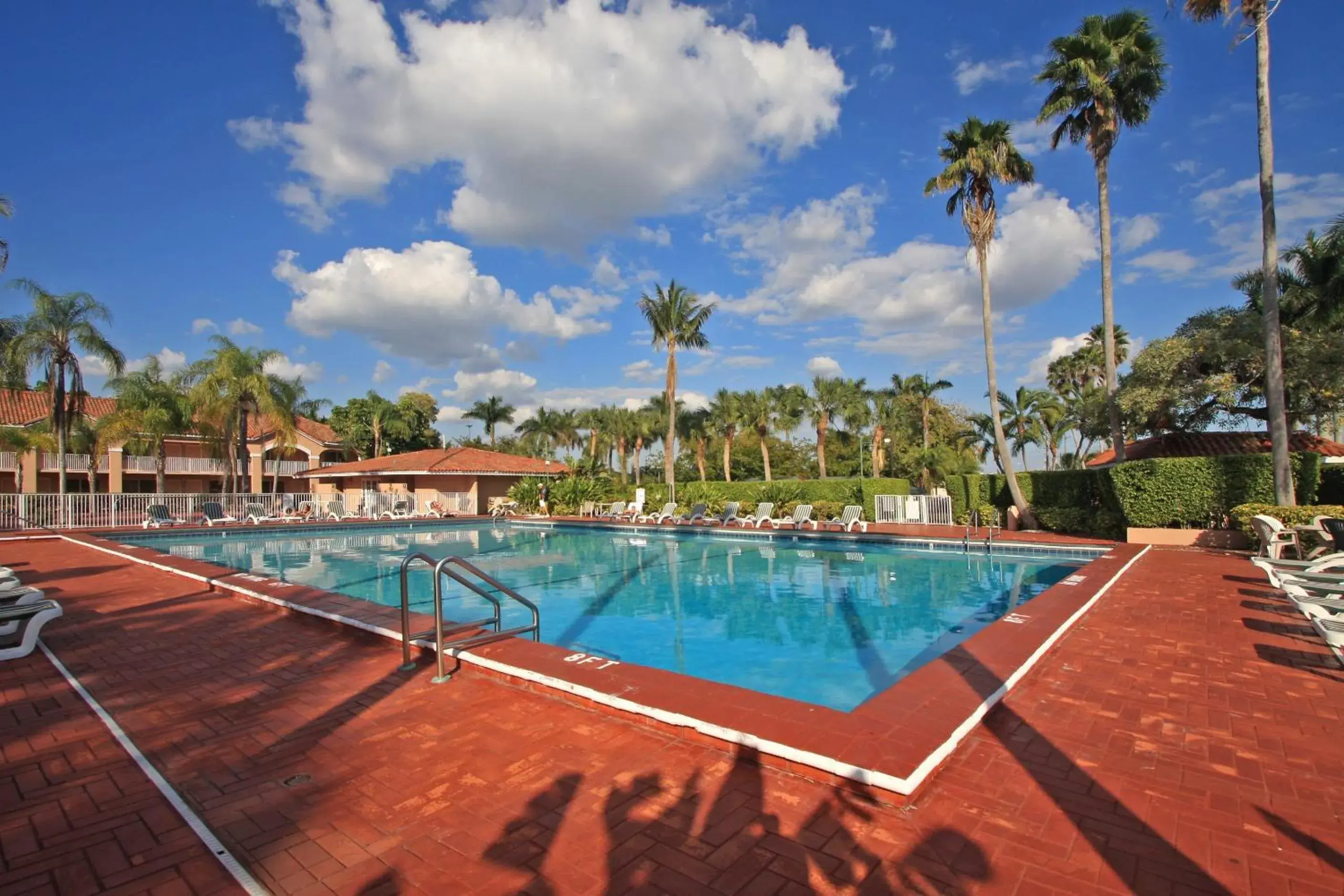 Swimming pool in Grand Palms Spa & Golf Resort Swimming pool in Grand Palms Spa & Golf Resort