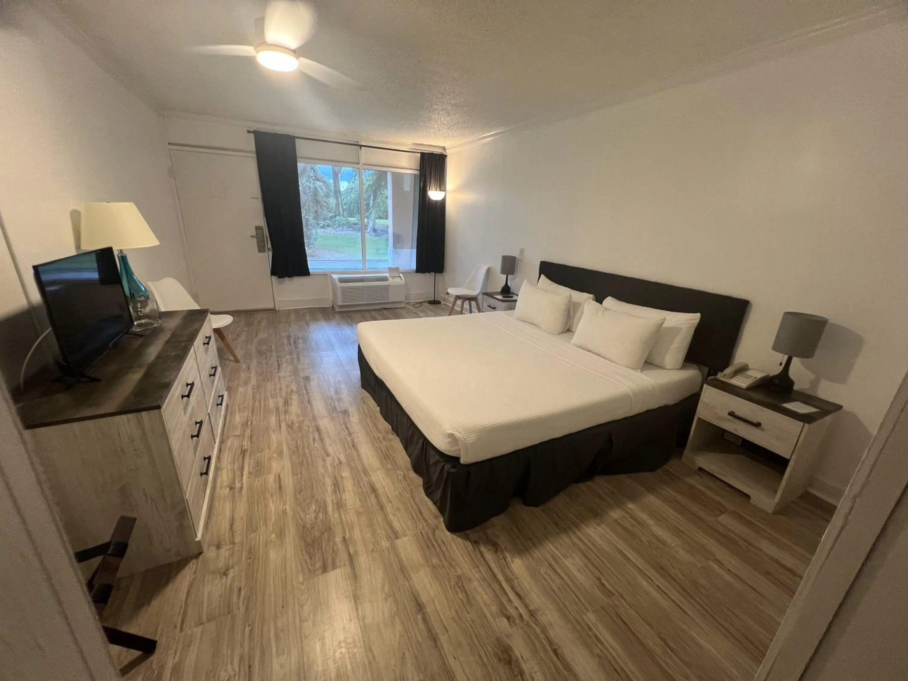 Bedroom, Bed in Grand Palms Spa & Golf Resort