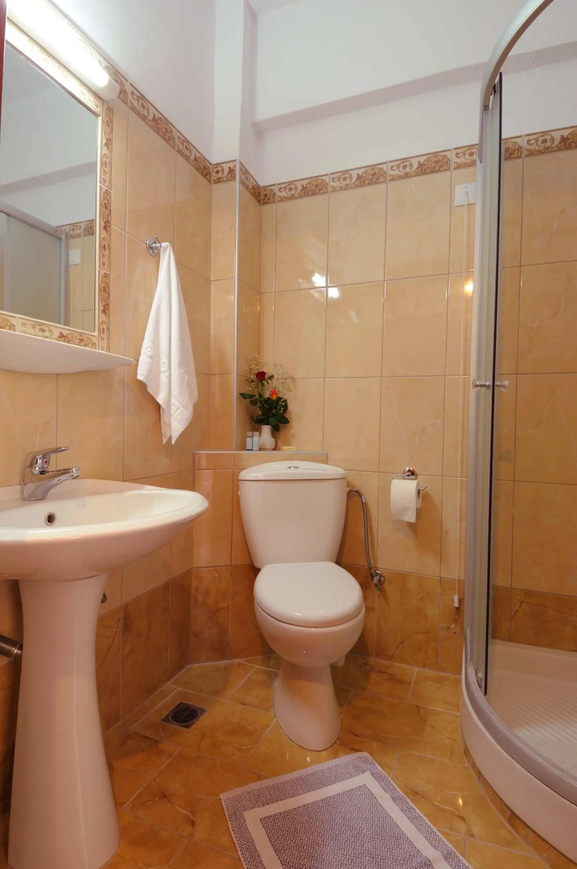 Shower in Sunset Hotel