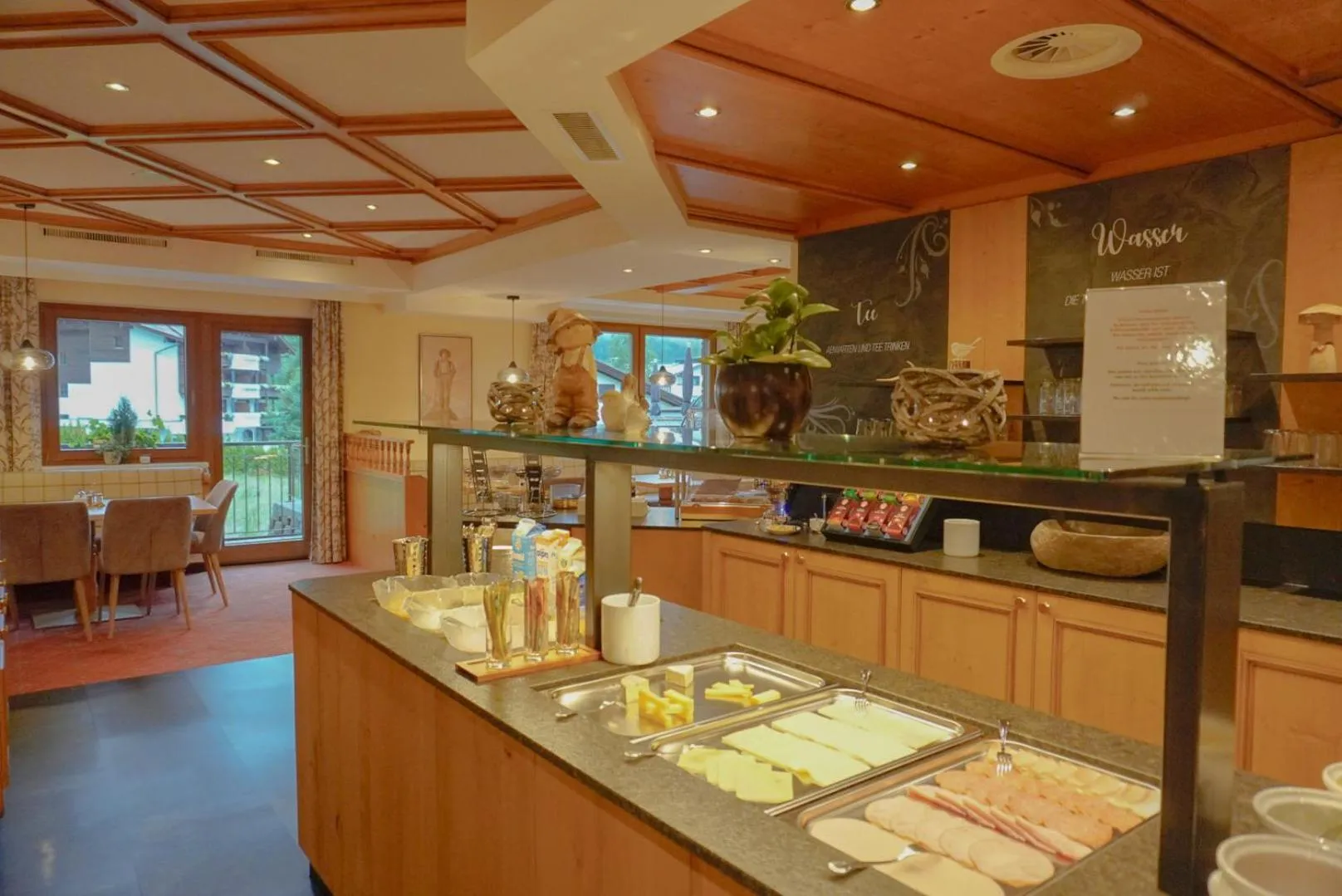 Breakfast in Hotel Garni Rifflsee