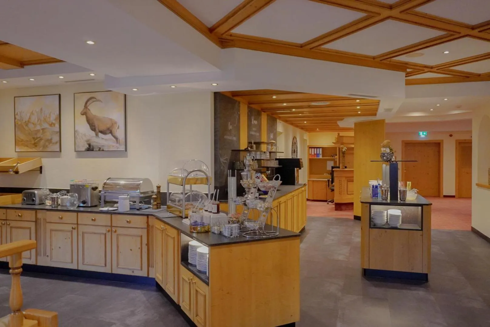 Restaurant/places to eat in Hotel Garni Rifflsee