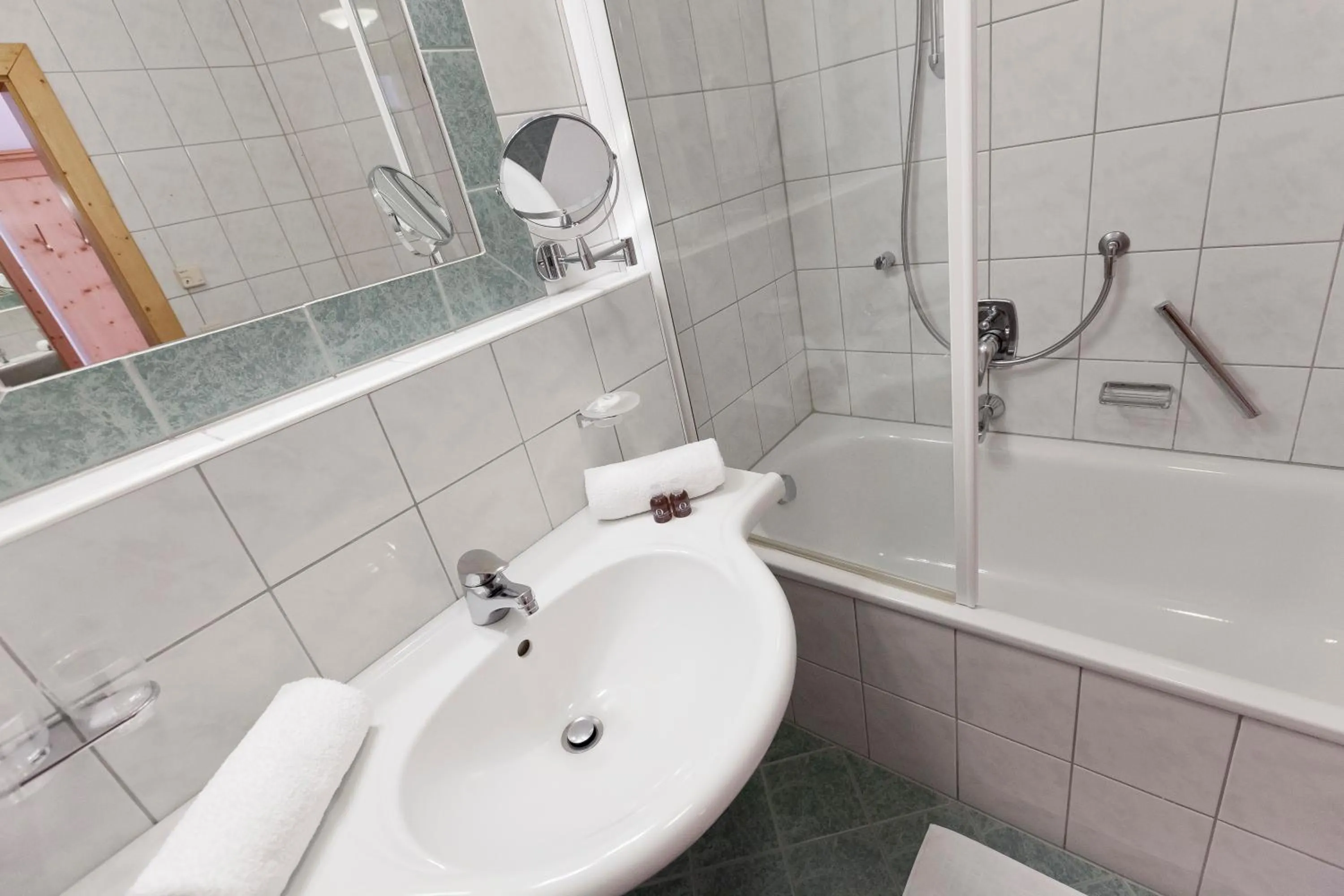 Comfort Double Room with Balcony - single occupancy in Hotel Garni Rifflsee