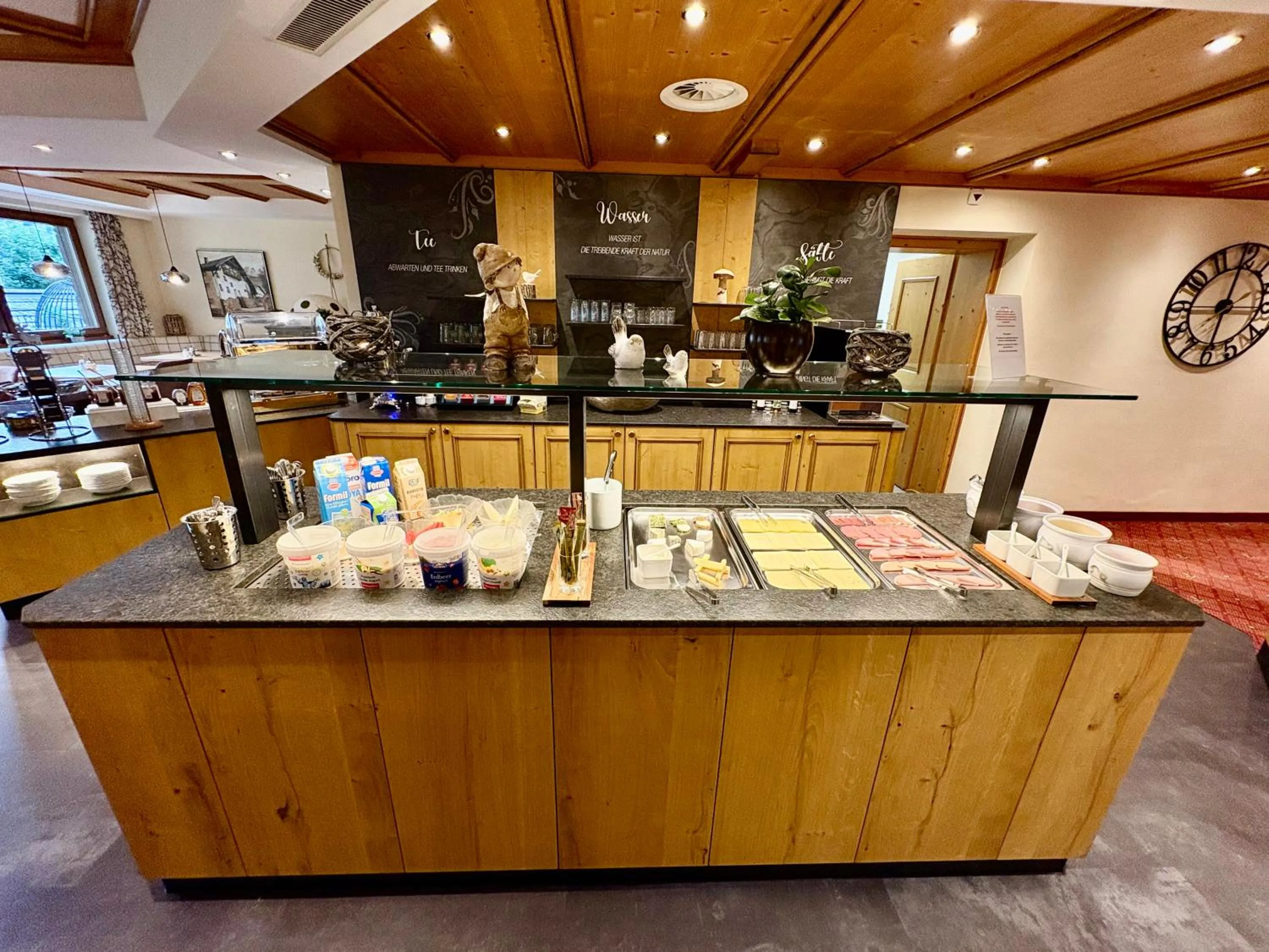 Breakfast in Hotel Garni Rifflsee