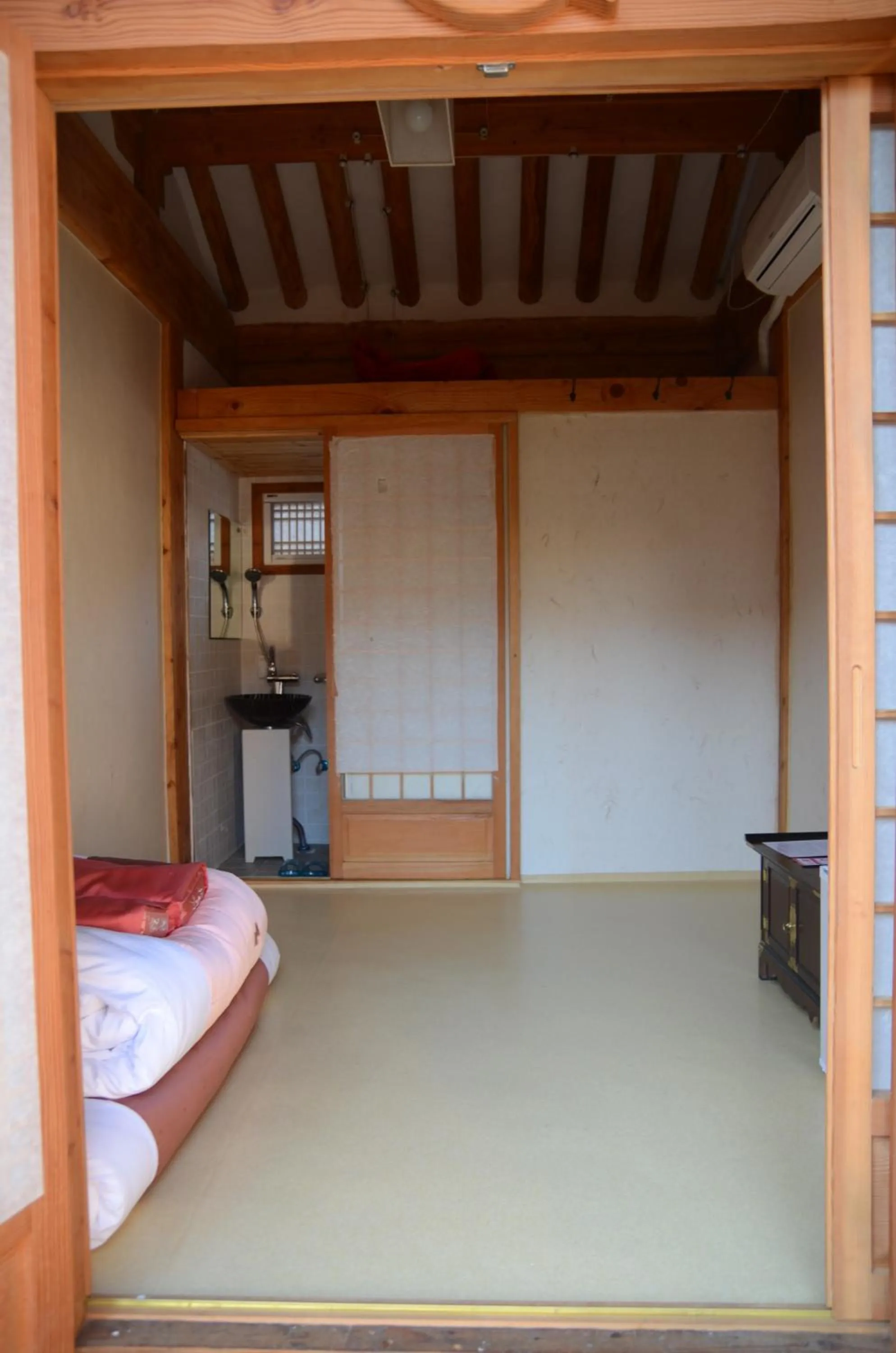Toilet, Bed in Sarangroo