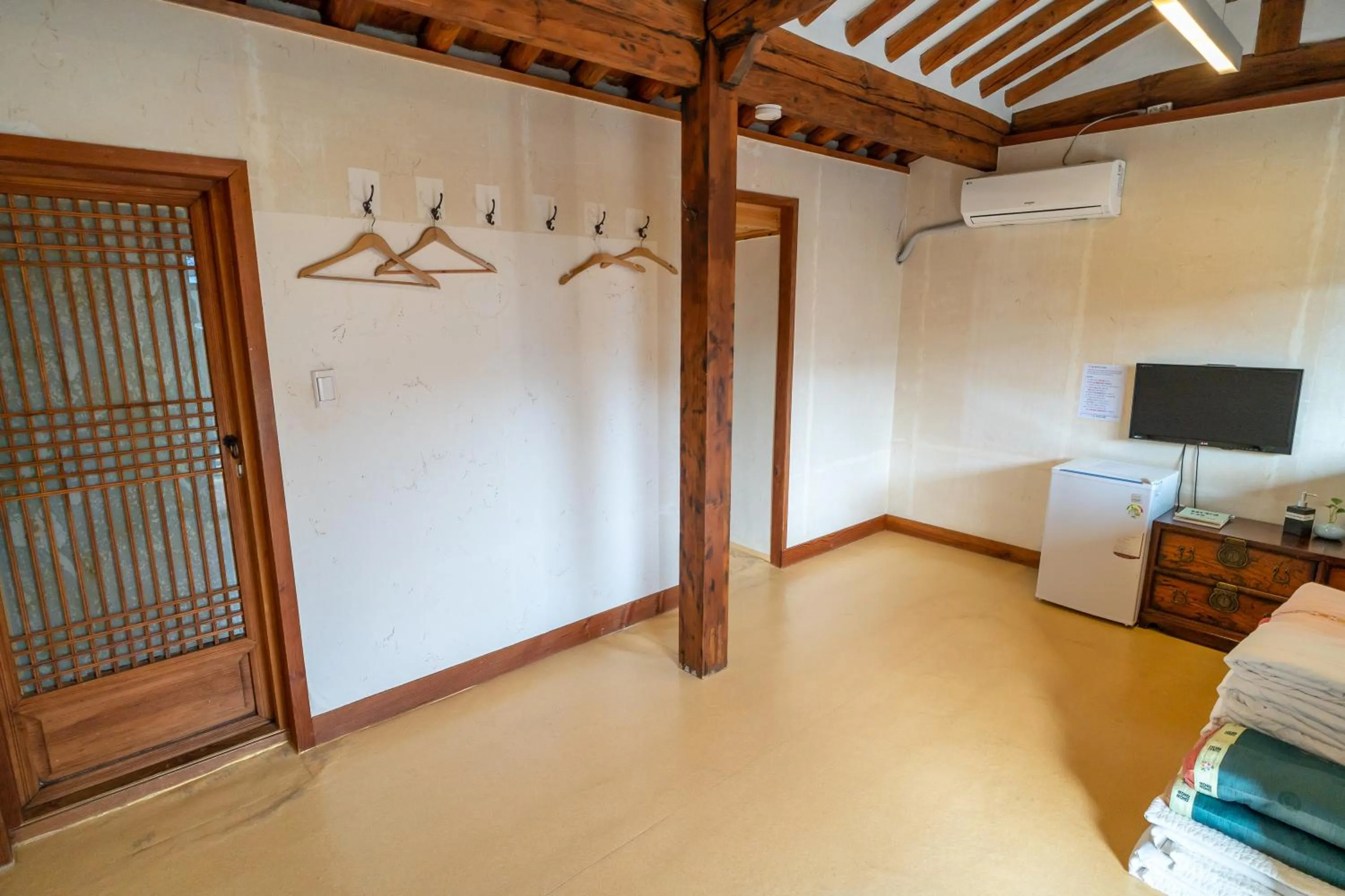 Property building, Bed in Sarangroo
