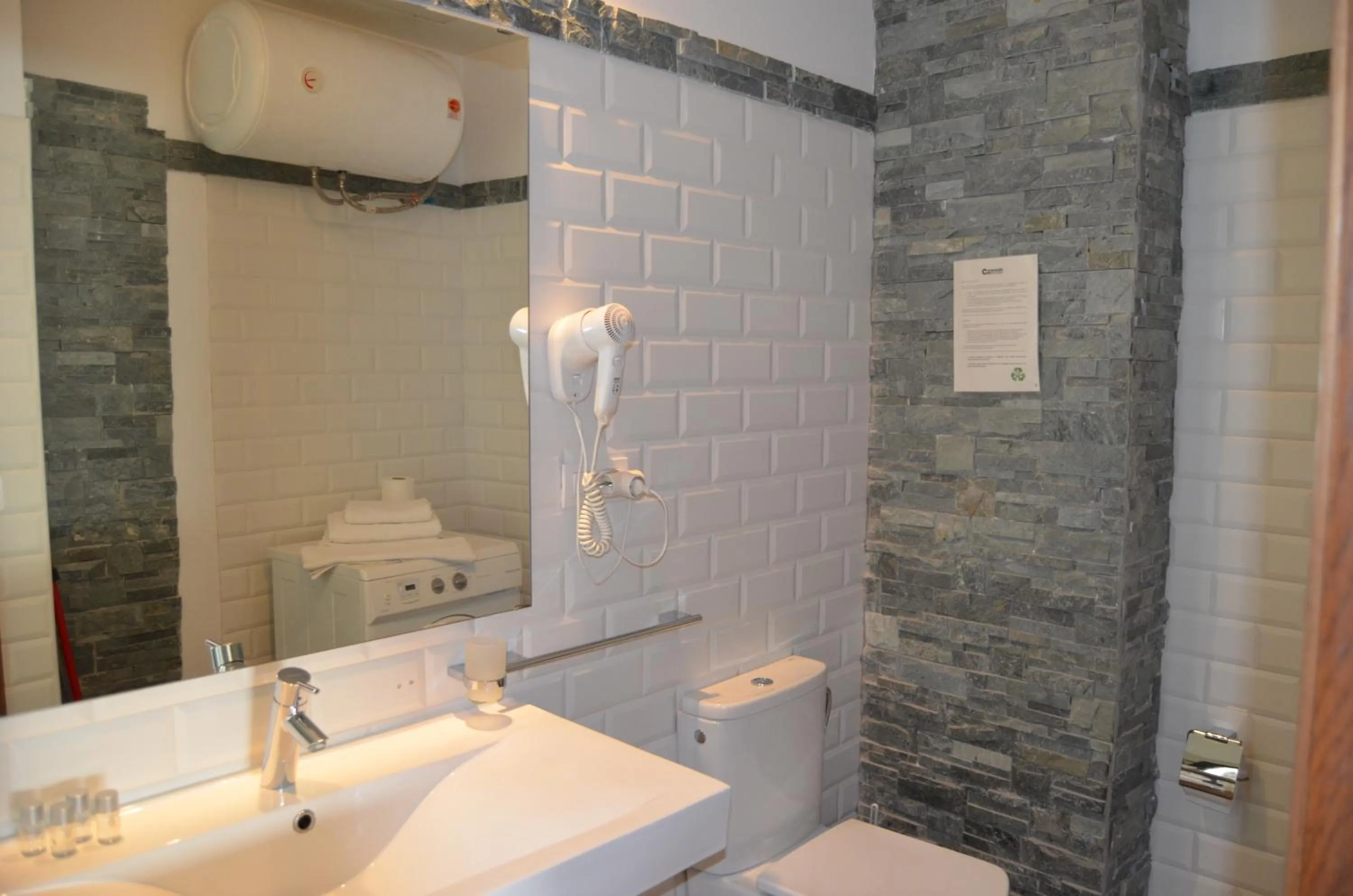 Bathroom in Apartamentos Coronado