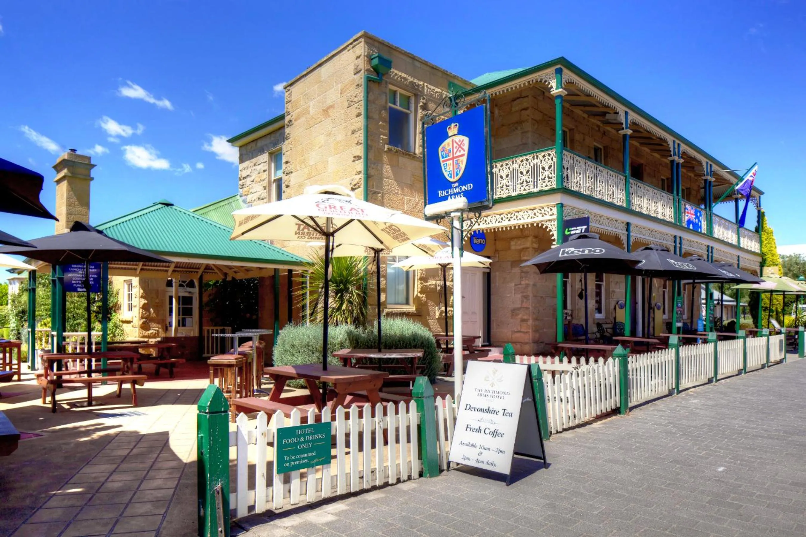 Facade/entrance in The Richmond Arms Hotel