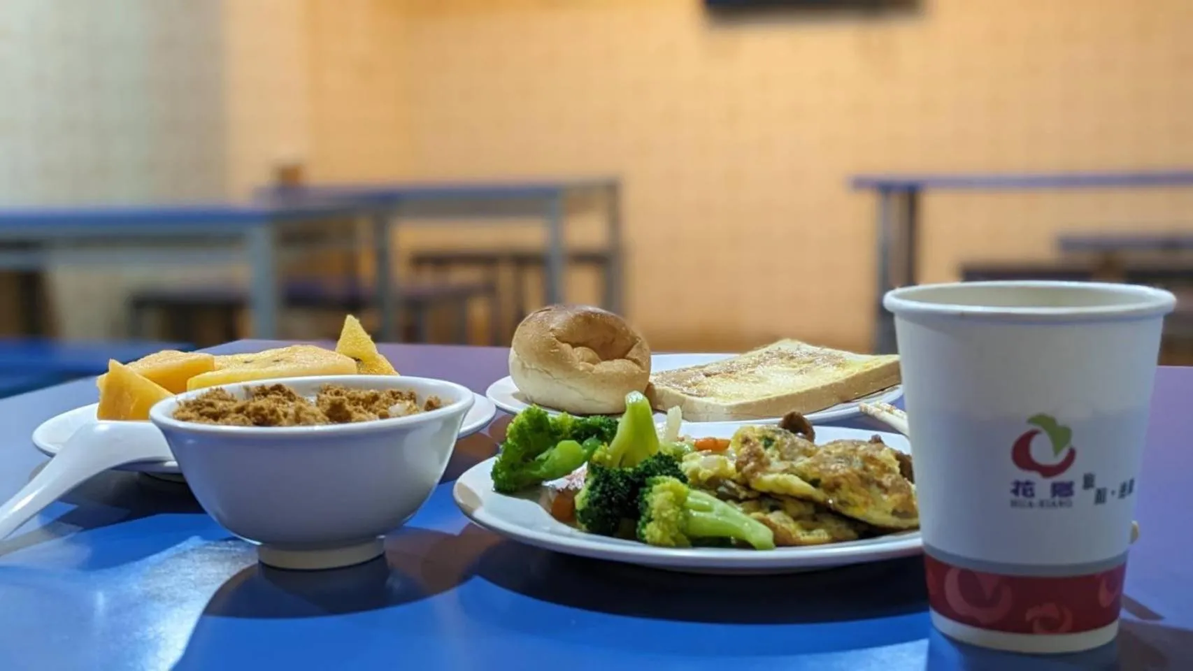 Food and drinks in Hua Xiang Motel - Da Chang