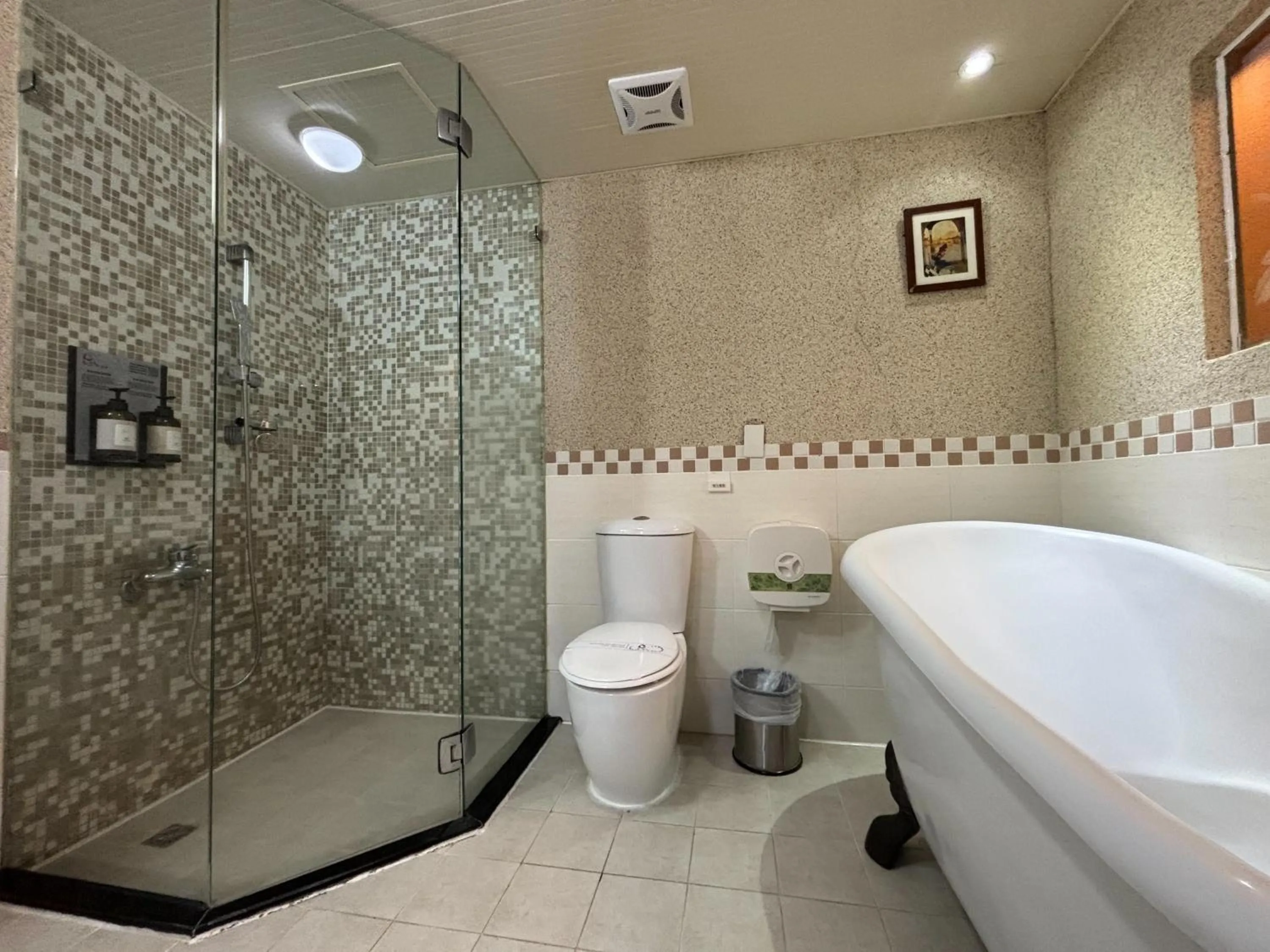 Shower in Hua Xiang Motel - Da Chang