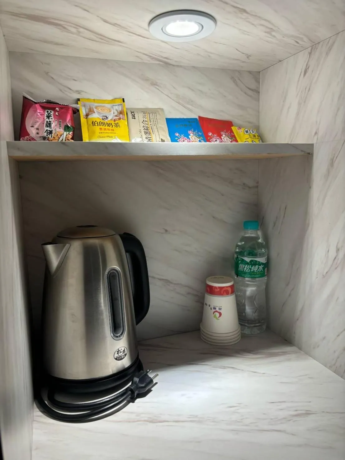 Coffee/tea facilities in Hua Xiang Motel - Da Chang