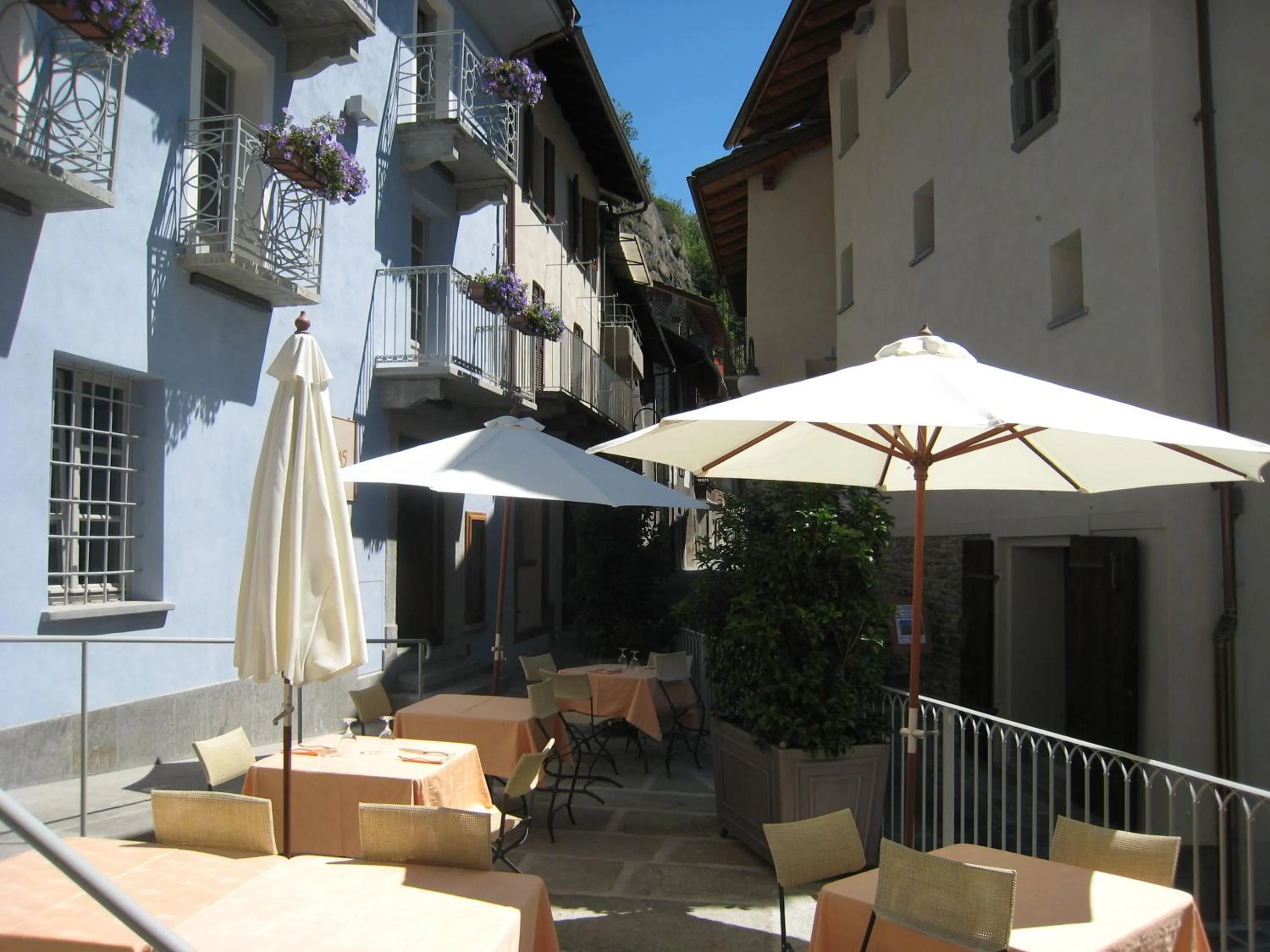 Restaurant/places to eat in Hotel Ad Gallias