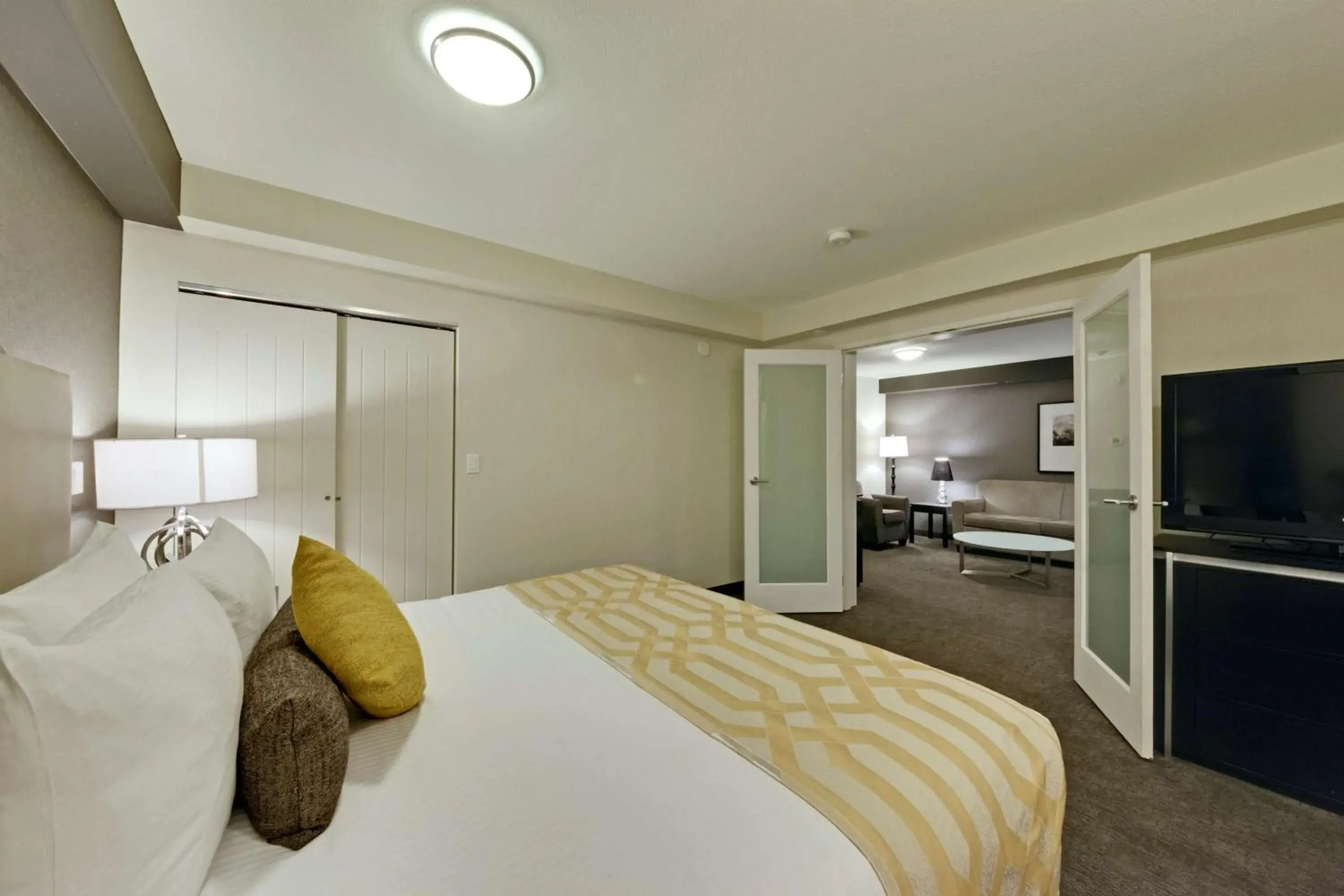 Photo of the whole room, Bed in Coast Kamloops Hotel & Conference Centre Photo of the whole room, Bed in Coast Kamloops Hotel & Conference Centre