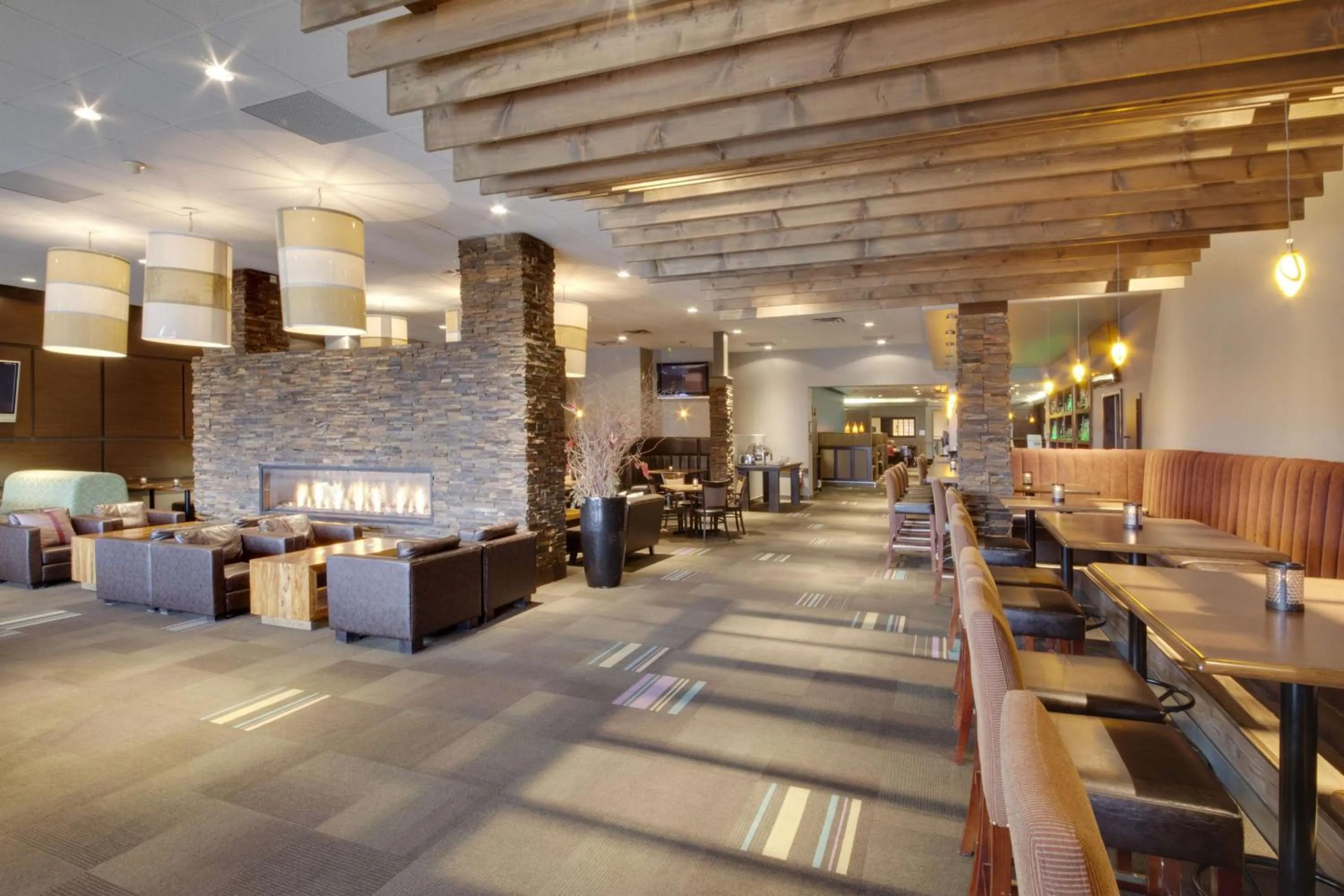 Restaurant/places to eat in Coast Kamloops Hotel & Conference Centre