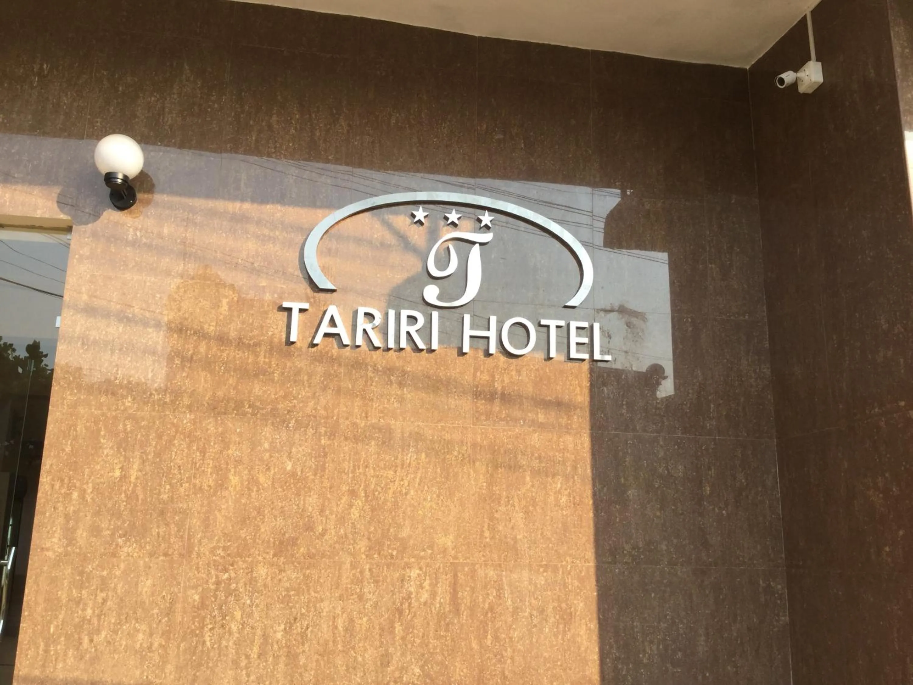 Facade/entrance in Tariri Hotel
