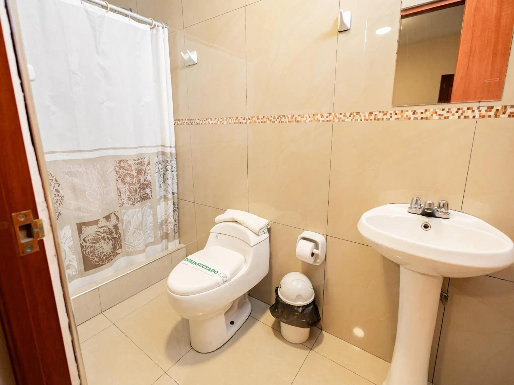 Shower in Tariri Hotel