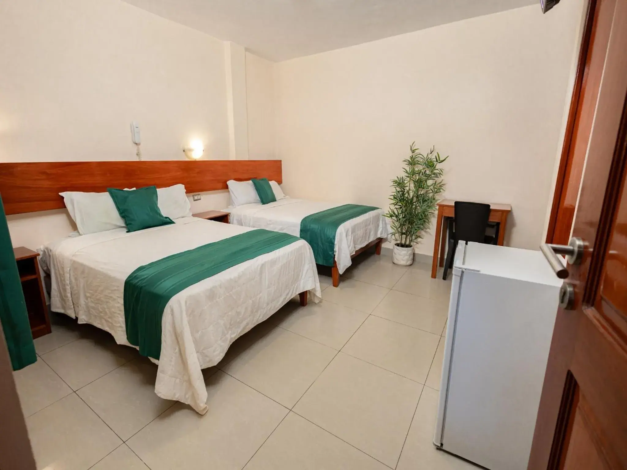 Family Double Room With Balcony and Street View in Tariri Hotel Family Double Room With Balcony and Street View in Tariri Hotel
