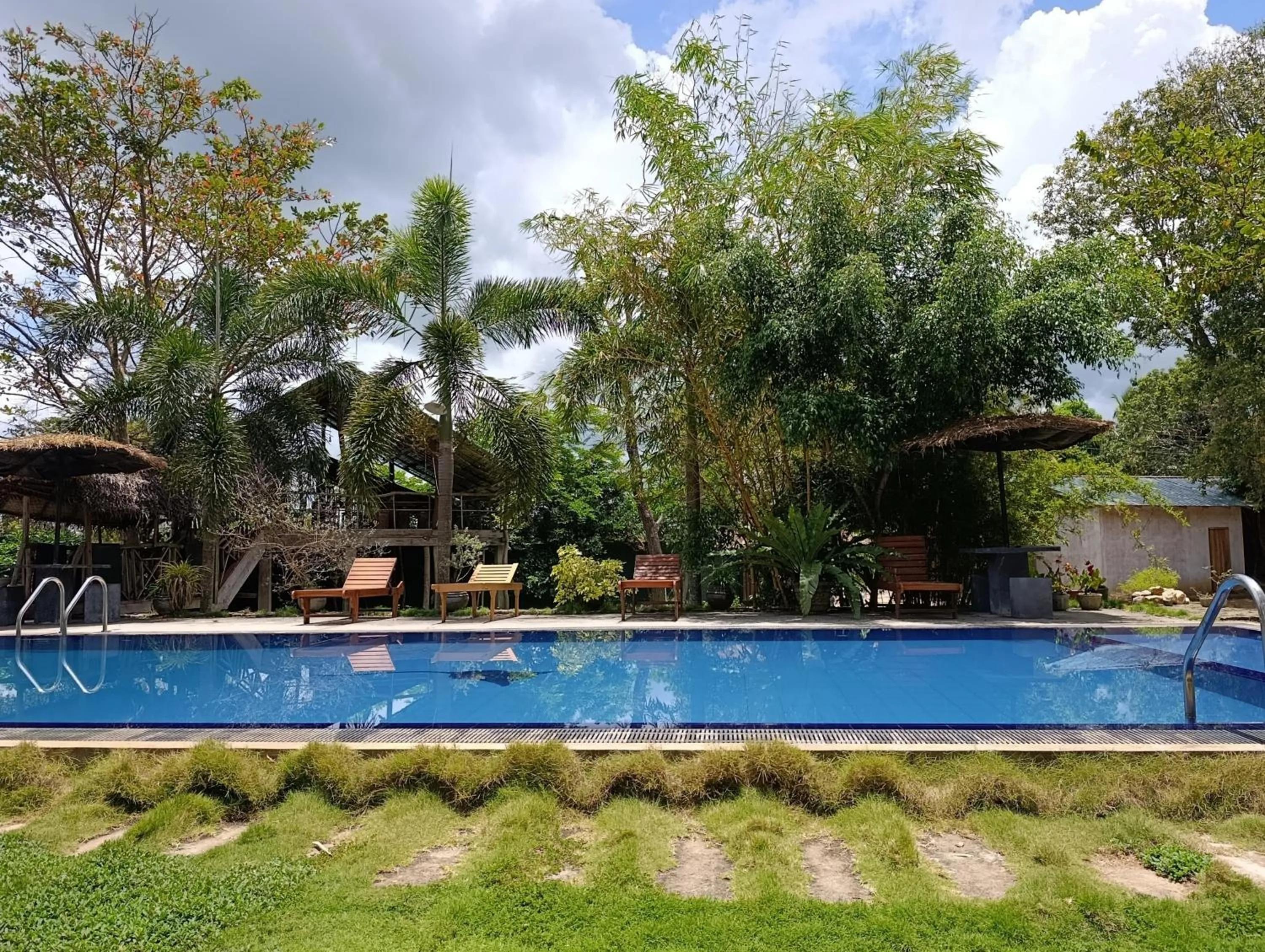 Swimming pool in Amelia Resort
