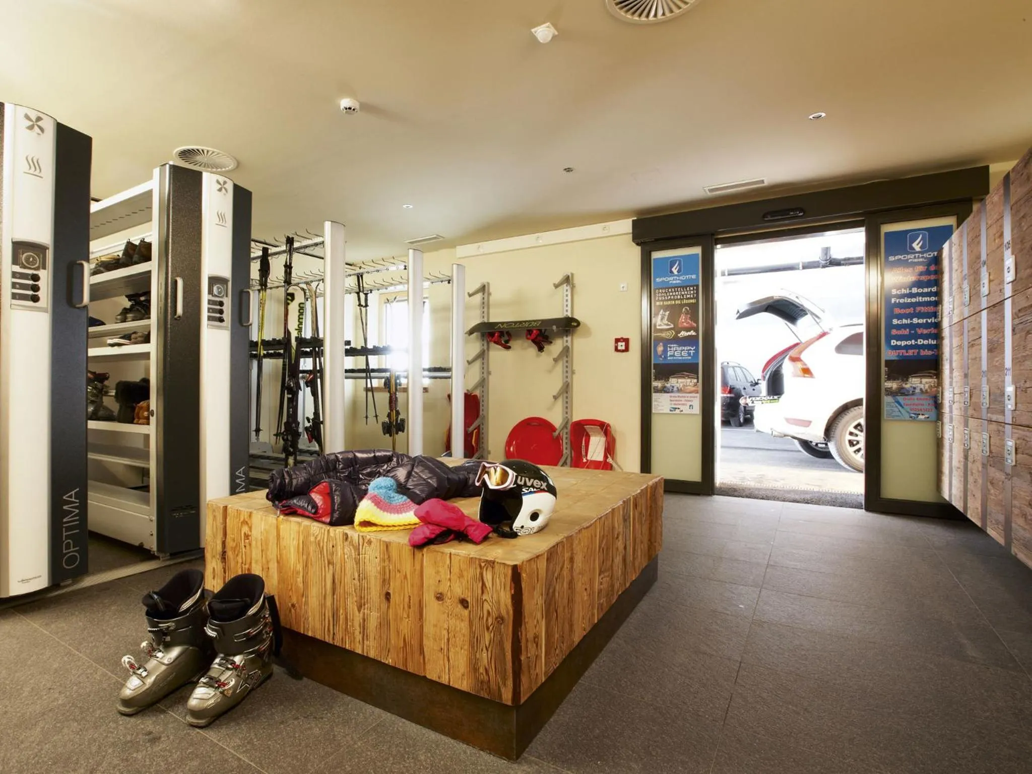 Skiing in Alpengasthof Grüner, Ski In & Ski Out