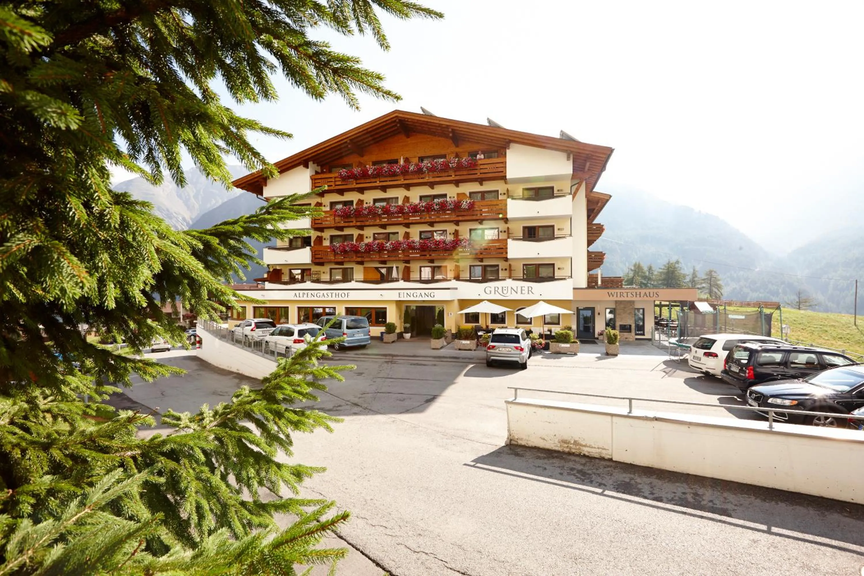 Property building in Alpengasthof Grüner, Ski In & Ski Out