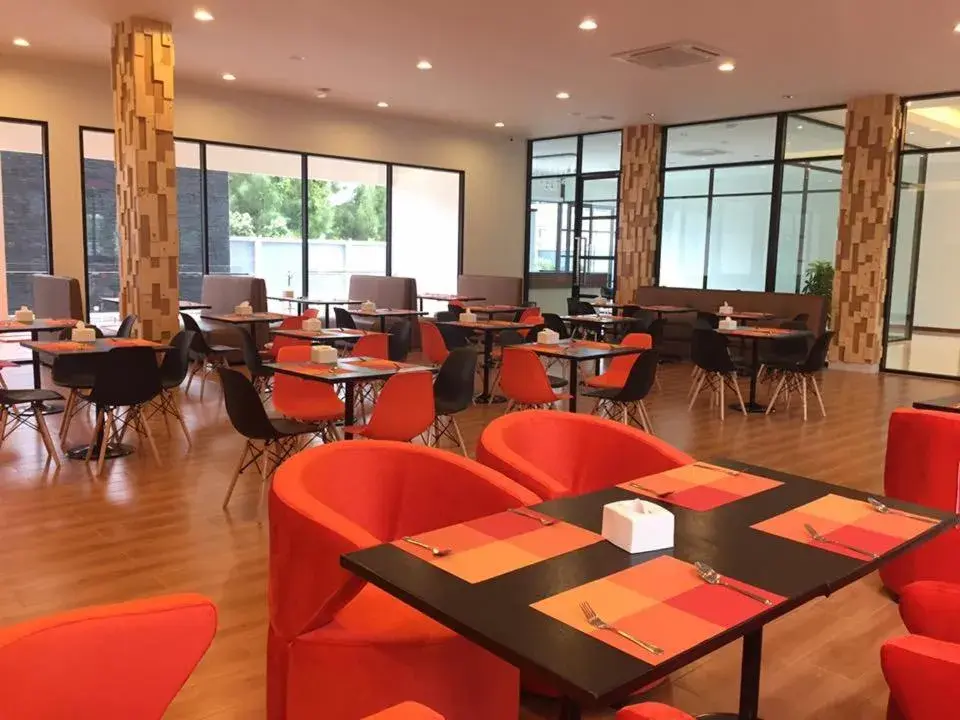 Restaurant/places to eat in Orchid Riverview Hotel Restaurant/places to eat in Orchid Riverview Hotel
