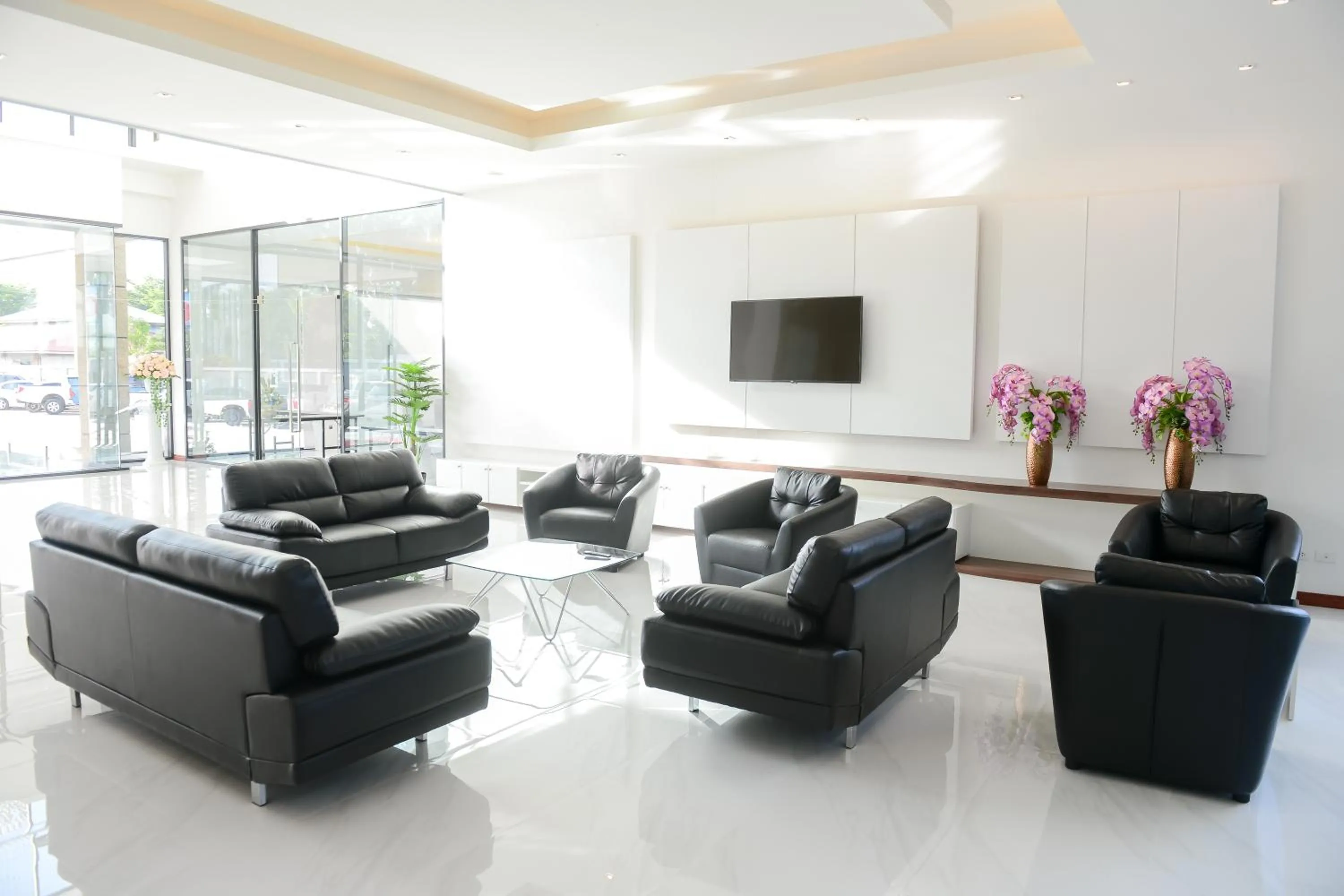 Living room in Orchid Riverview Hotel