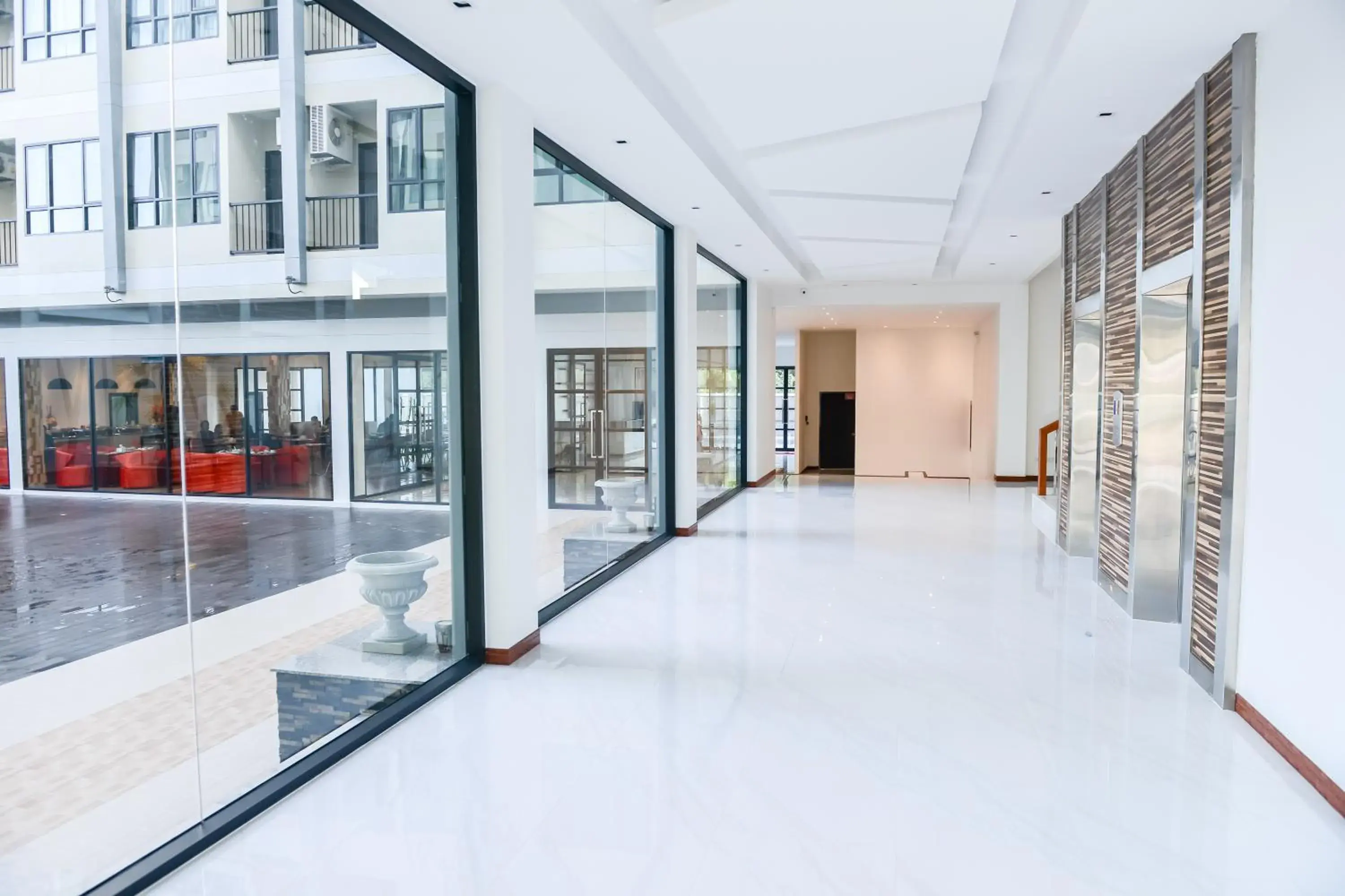 Facade/entrance in Orchid Riverview Hotel Facade/entrance in Orchid Riverview Hotel