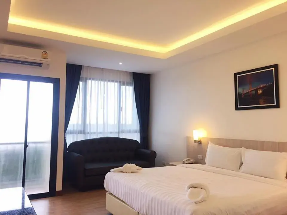 Deluxe Double Room in Orchid Riverview Hotel Deluxe Double Room in Orchid Riverview Hotel