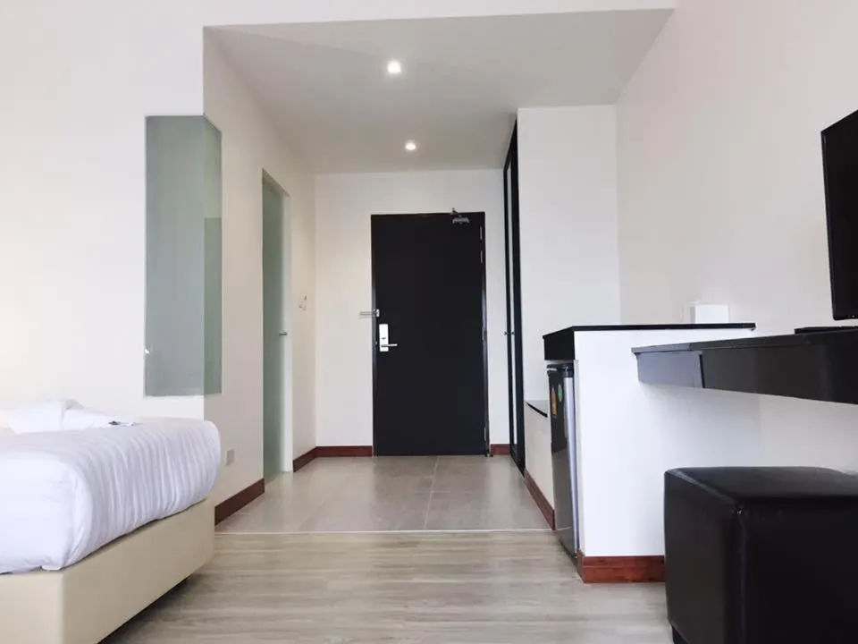 TV and multimedia, Bed in Orchid Riverview Hotel