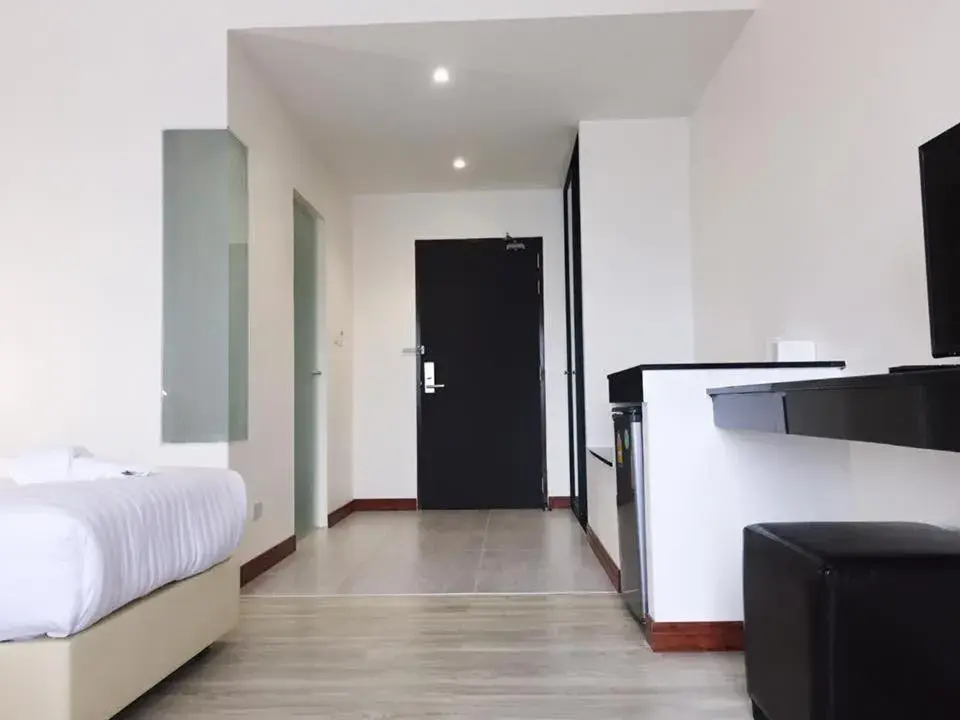 TV and multimedia, Bed in Orchid Riverview Hotel TV and multimedia, Bed in Orchid Riverview Hotel