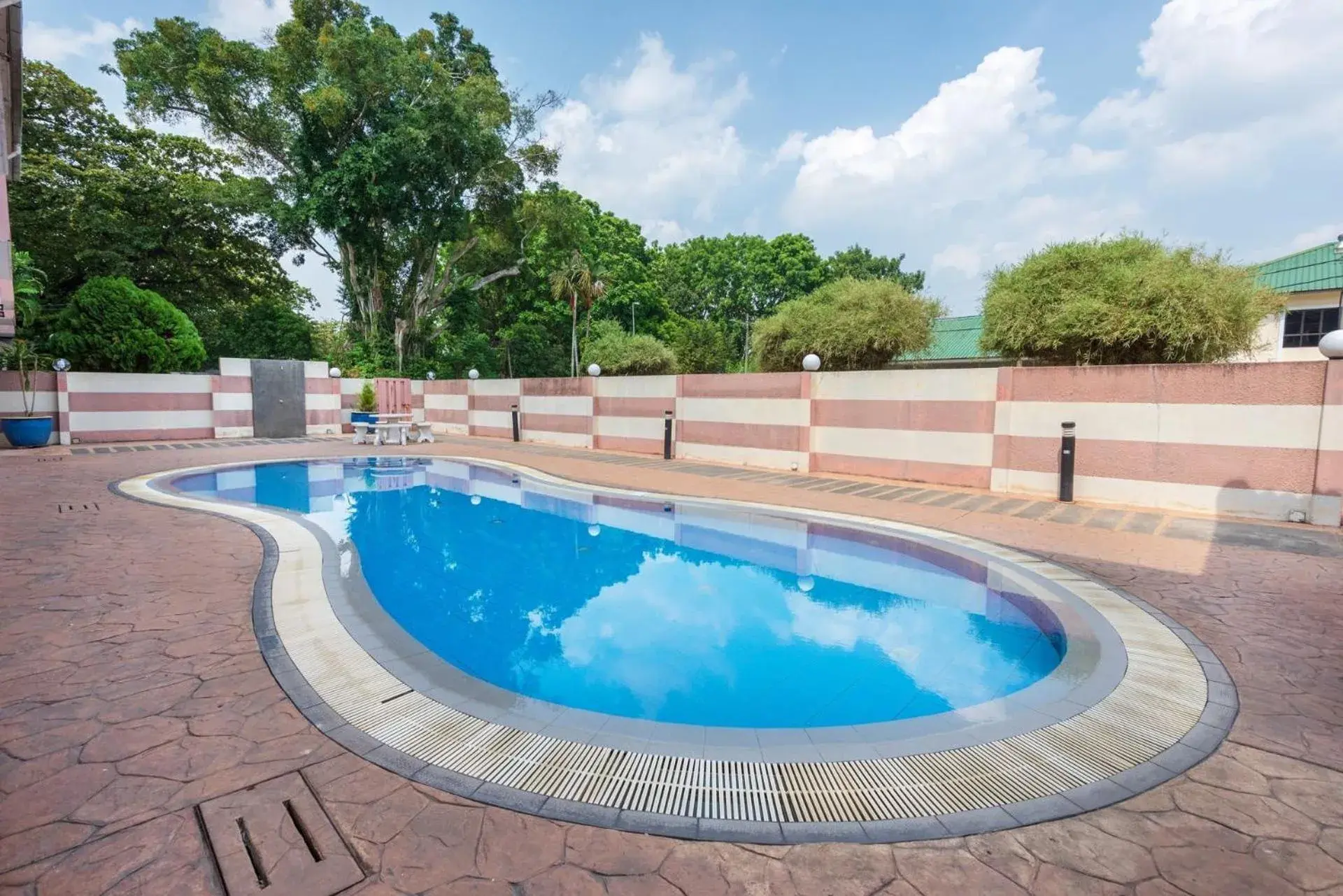 Swimming pool in Hotel Seri Malaysia Ipoh Swimming pool in Hotel Seri Malaysia Ipoh