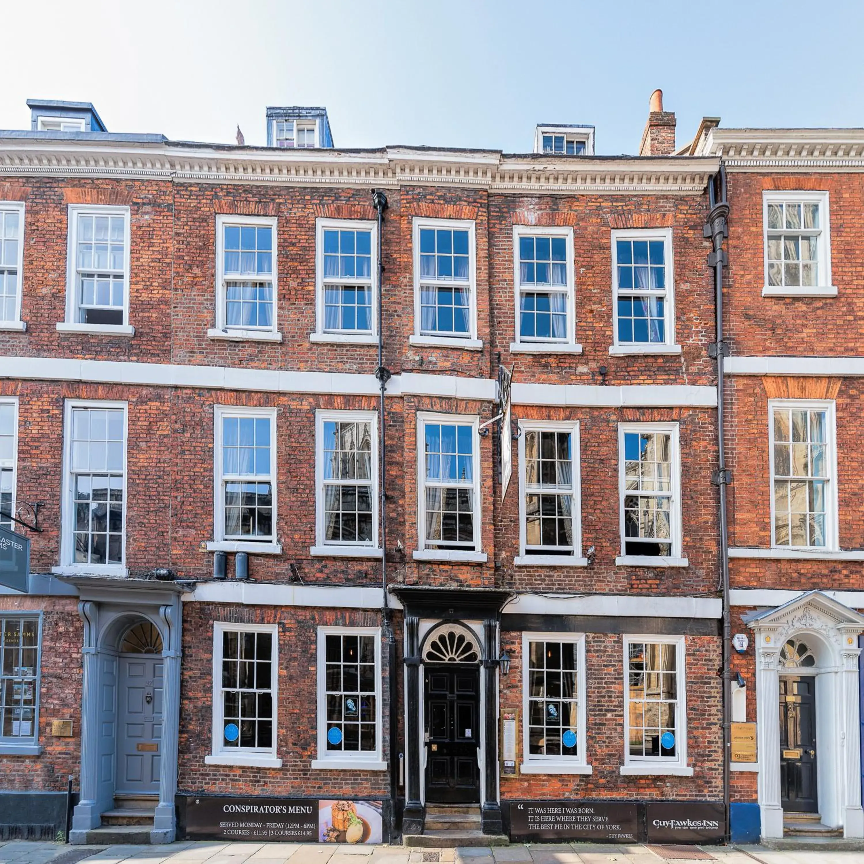 Property building in Guy Fawkes Inn Property building in Guy Fawkes Inn