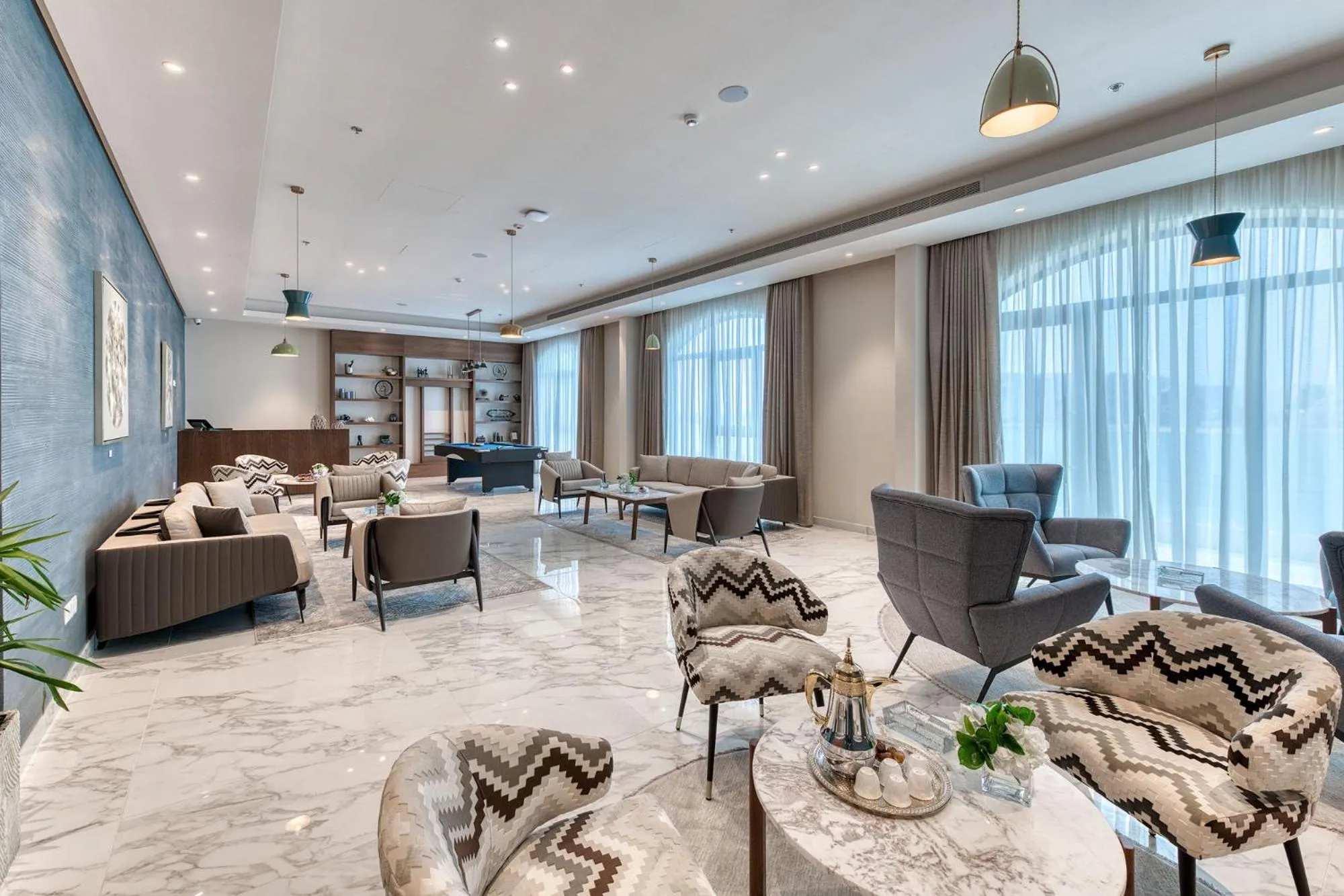 Lounge or bar in The Grove Resort Bahrain