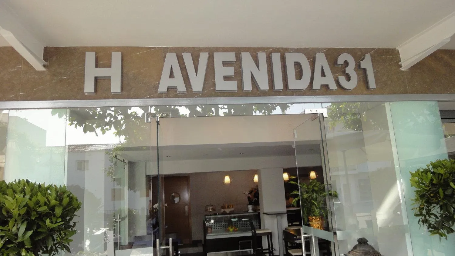Facade/entrance in Hotel Avenida 31