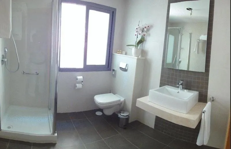 Bathroom in Hotel Avenida 31