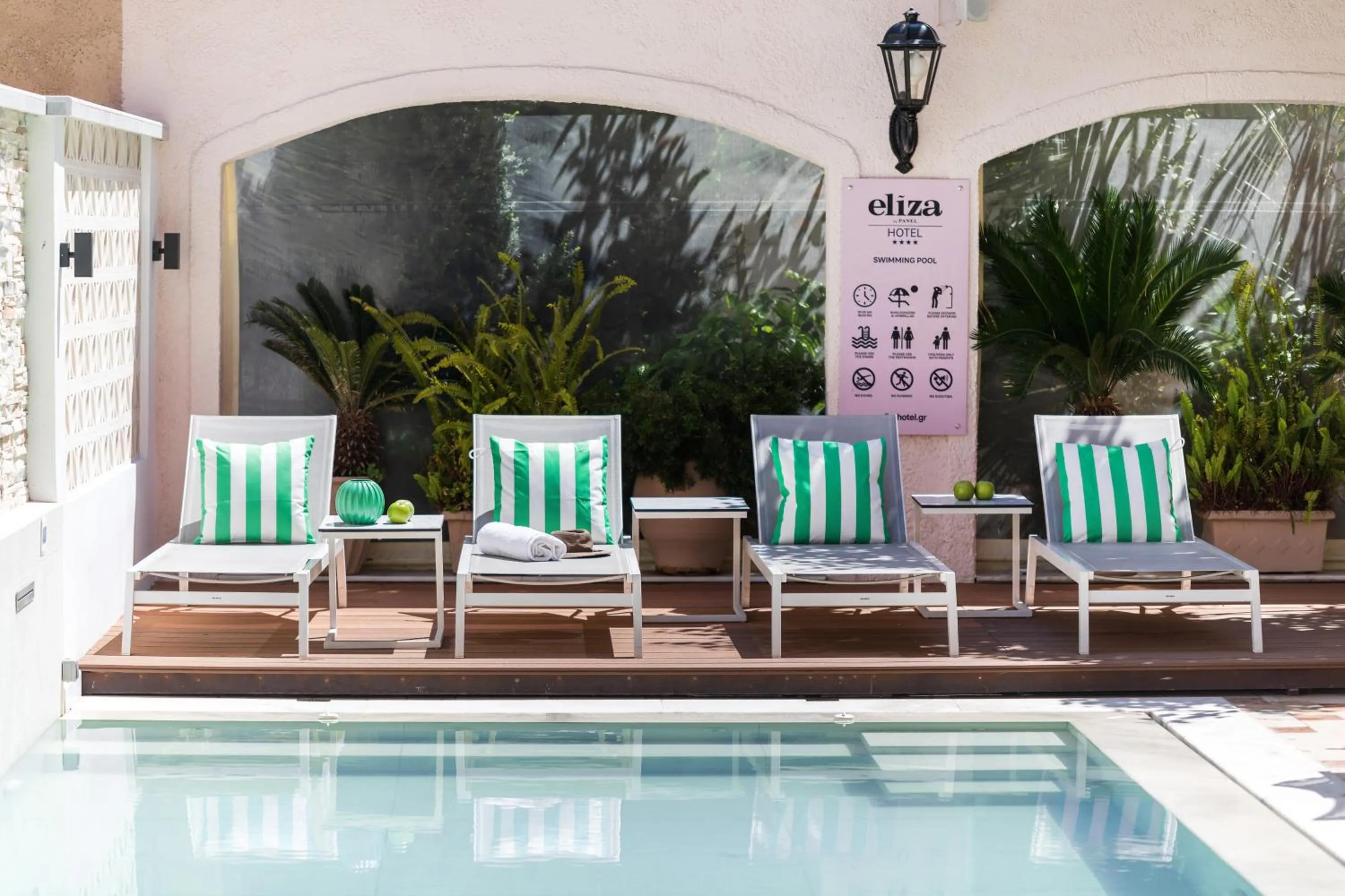 Swimming pool in Eliza Hotel by Panel Hospitality