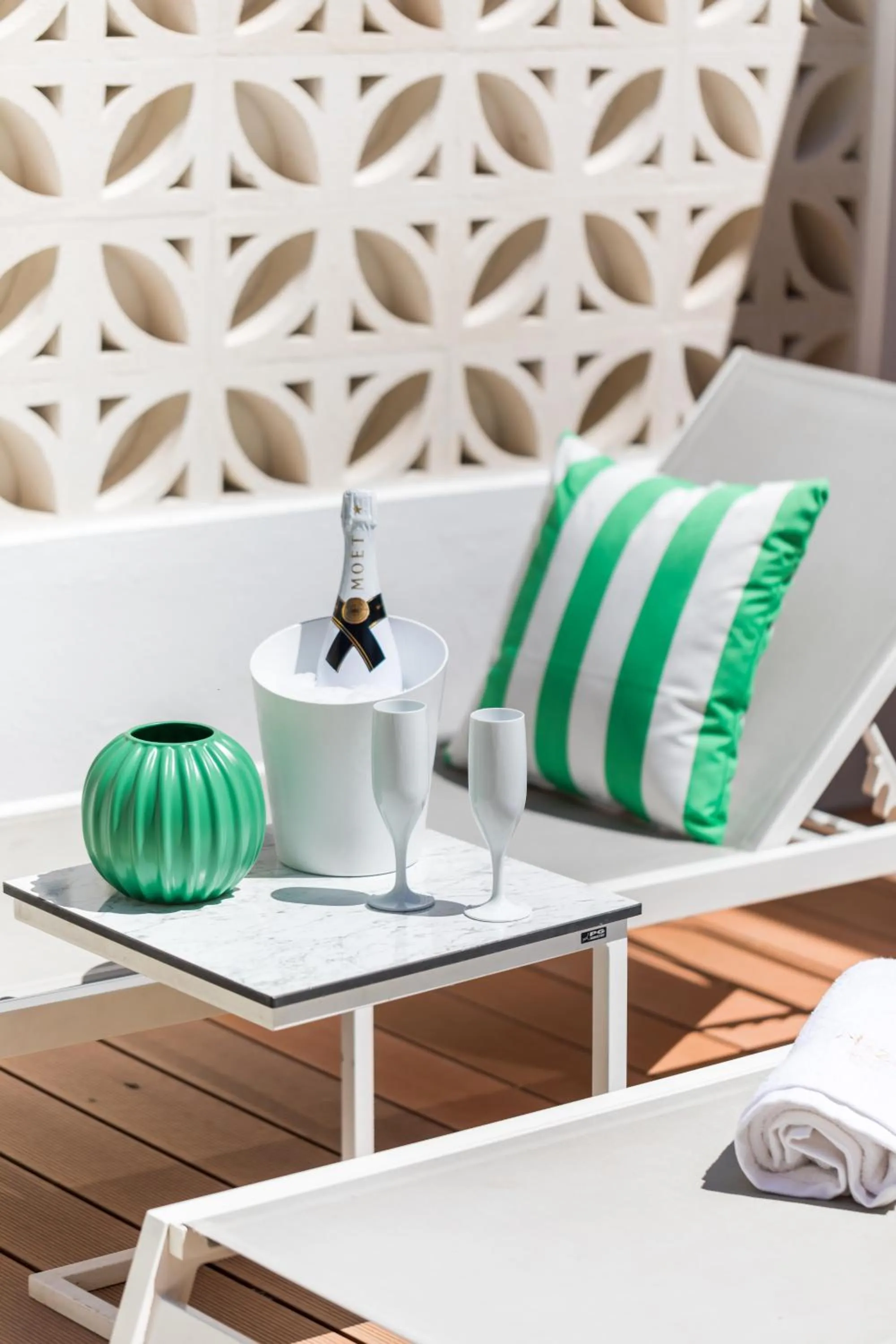 Drinks in Eliza Hotel by Panel Hospitality