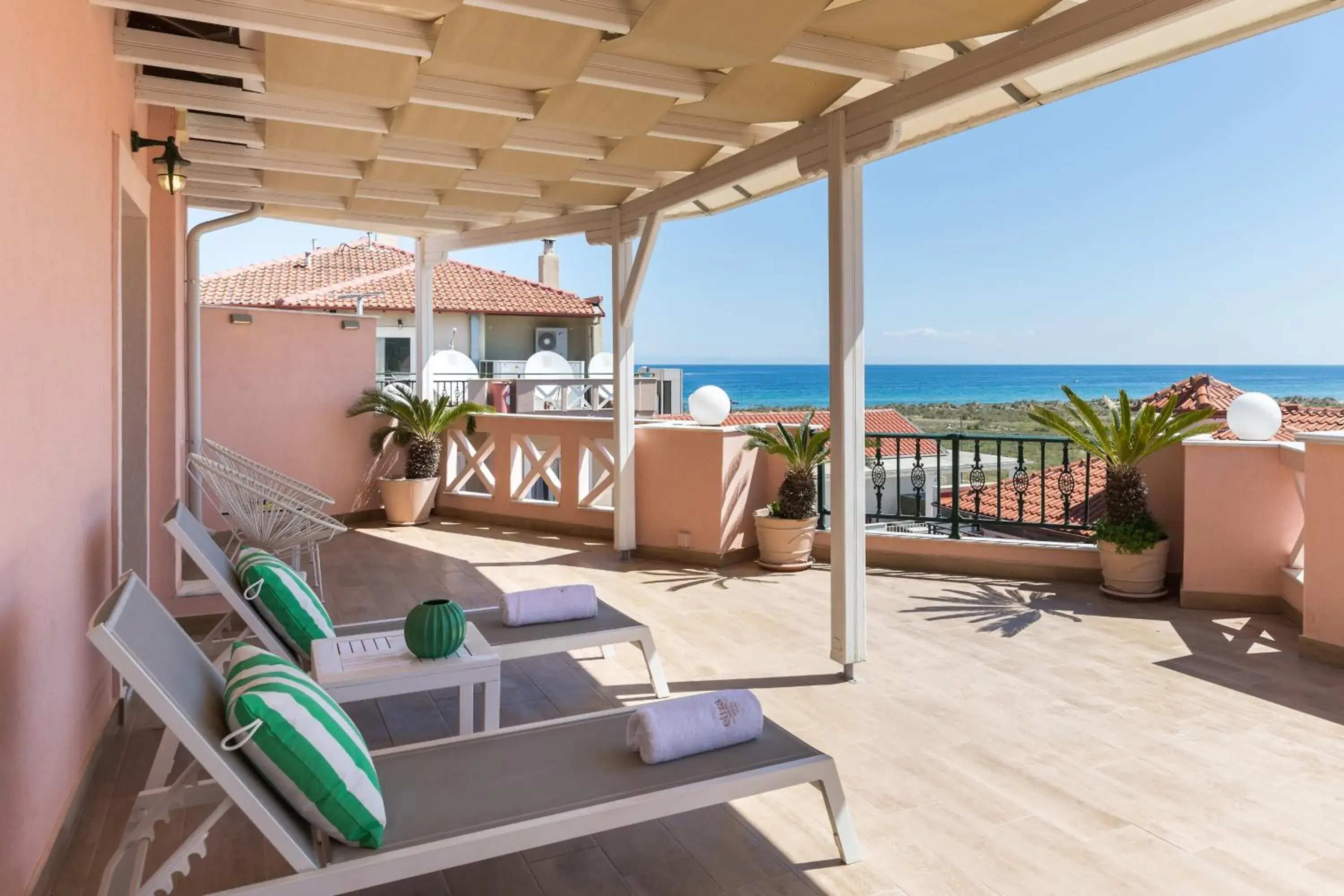 Junior Suite with Ocean View in Eliza Hotel by Panel Hospitality Junior Suite with Ocean View in Eliza Hotel by Panel Hospitality