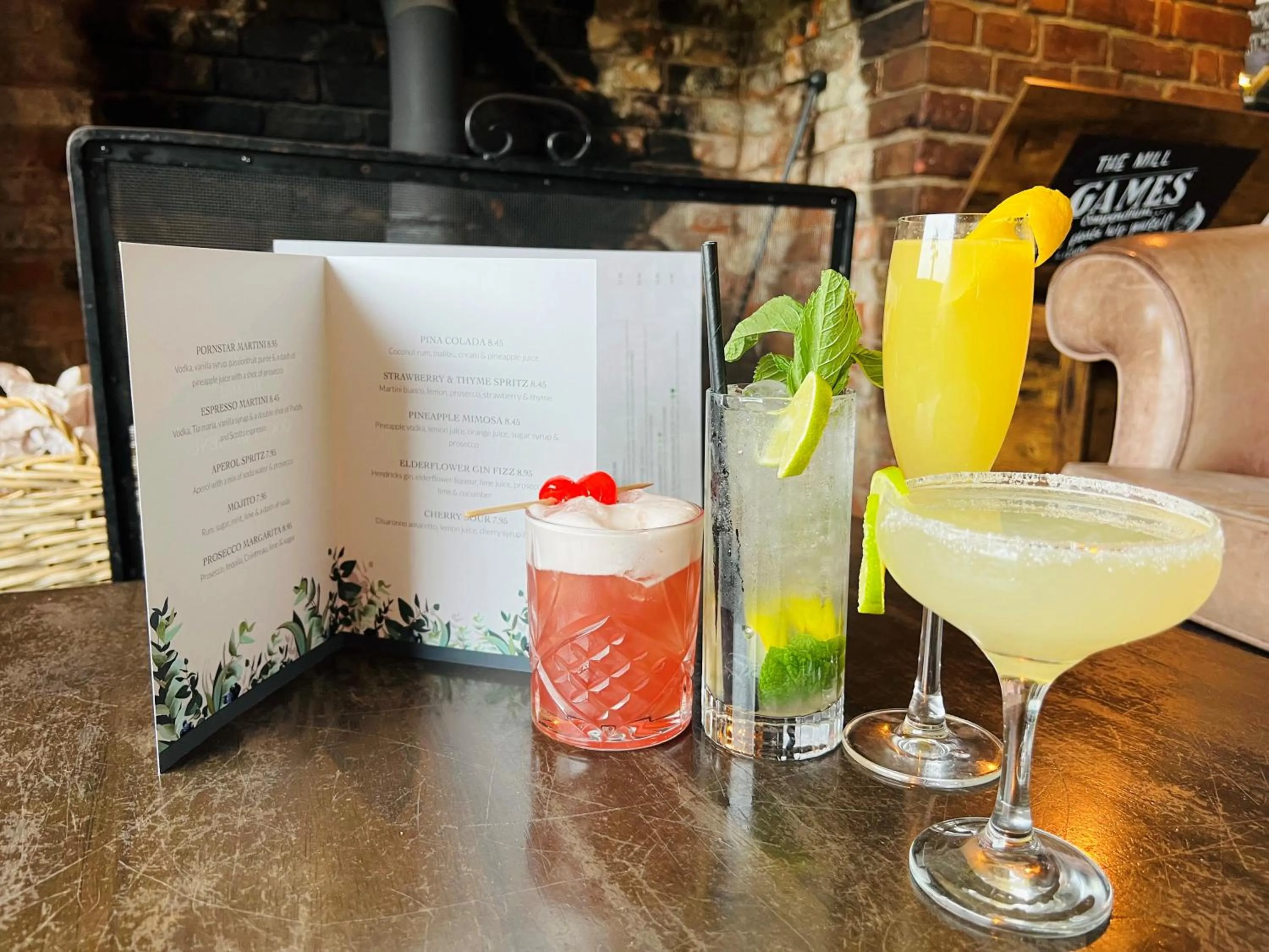 Lounge or bar in The Mill Hotel Sudbury