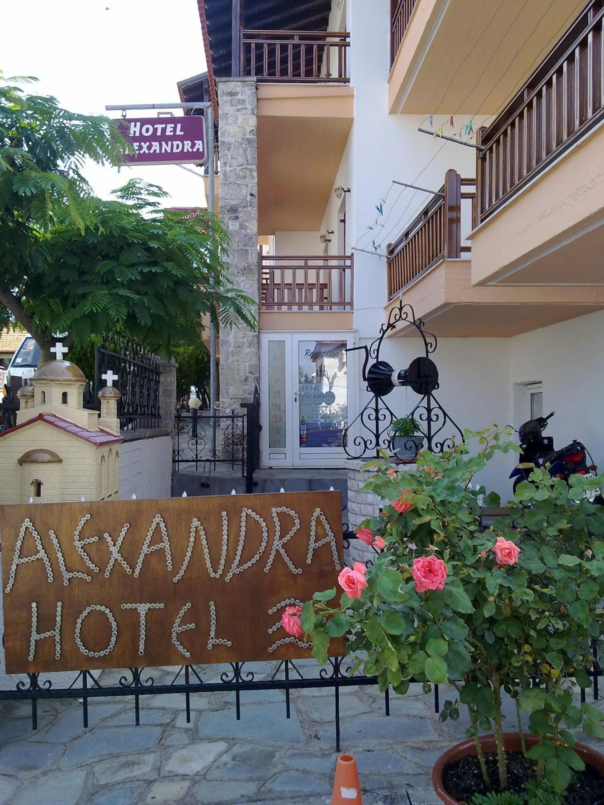 Facade/entrance in Hotel Alexandra