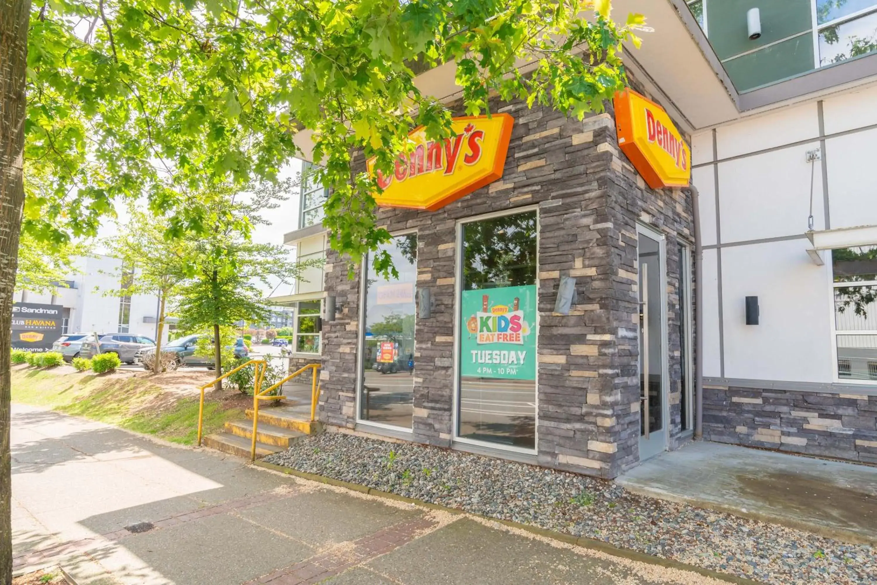 Restaurant/places to eat in Sandman Hotel and Suites Abbotsford Restaurant/places to eat in Sandman Hotel and Suites Abbotsford